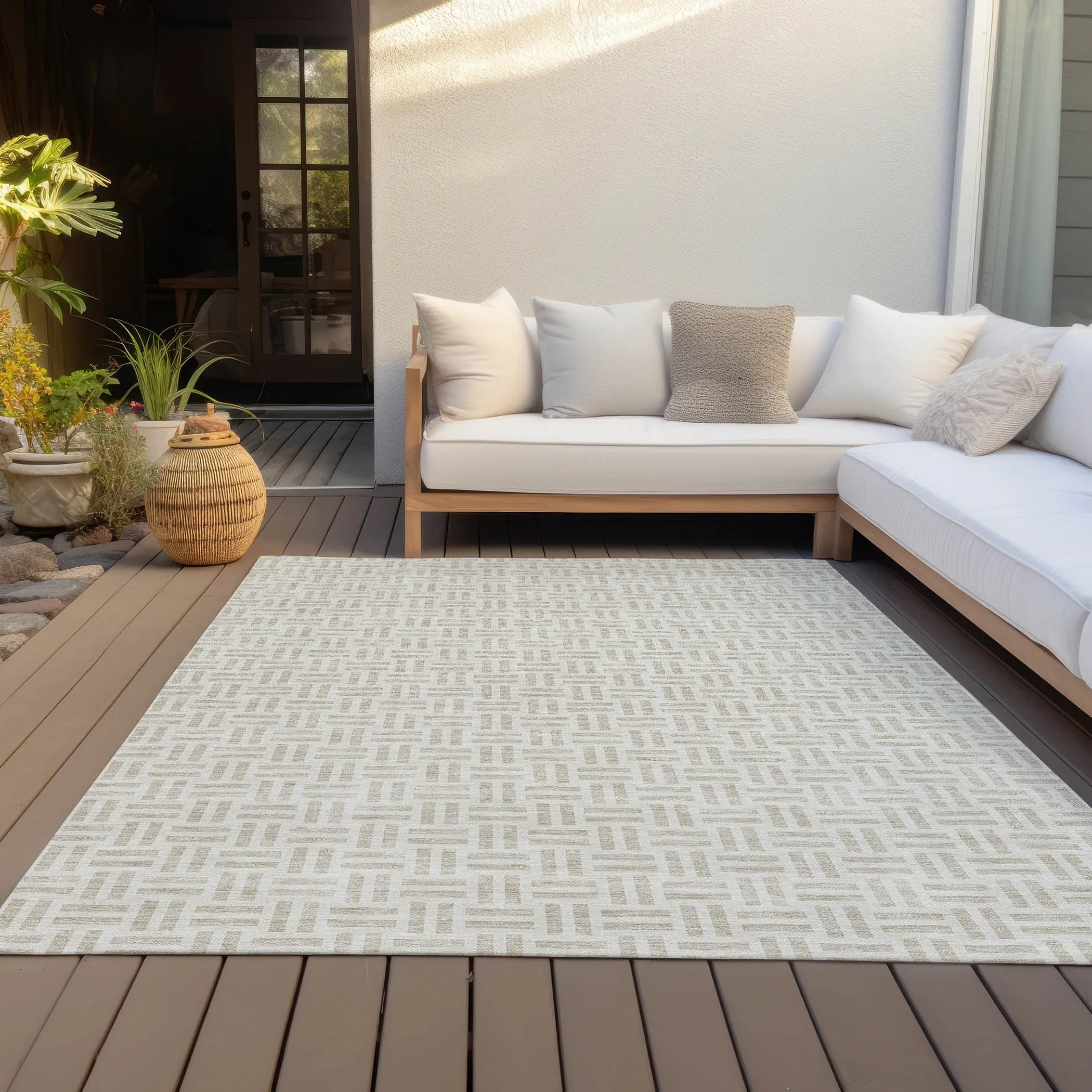 Machine Washable Indoor/ Outdoor Contemporary Basketweave Chantille Rug
