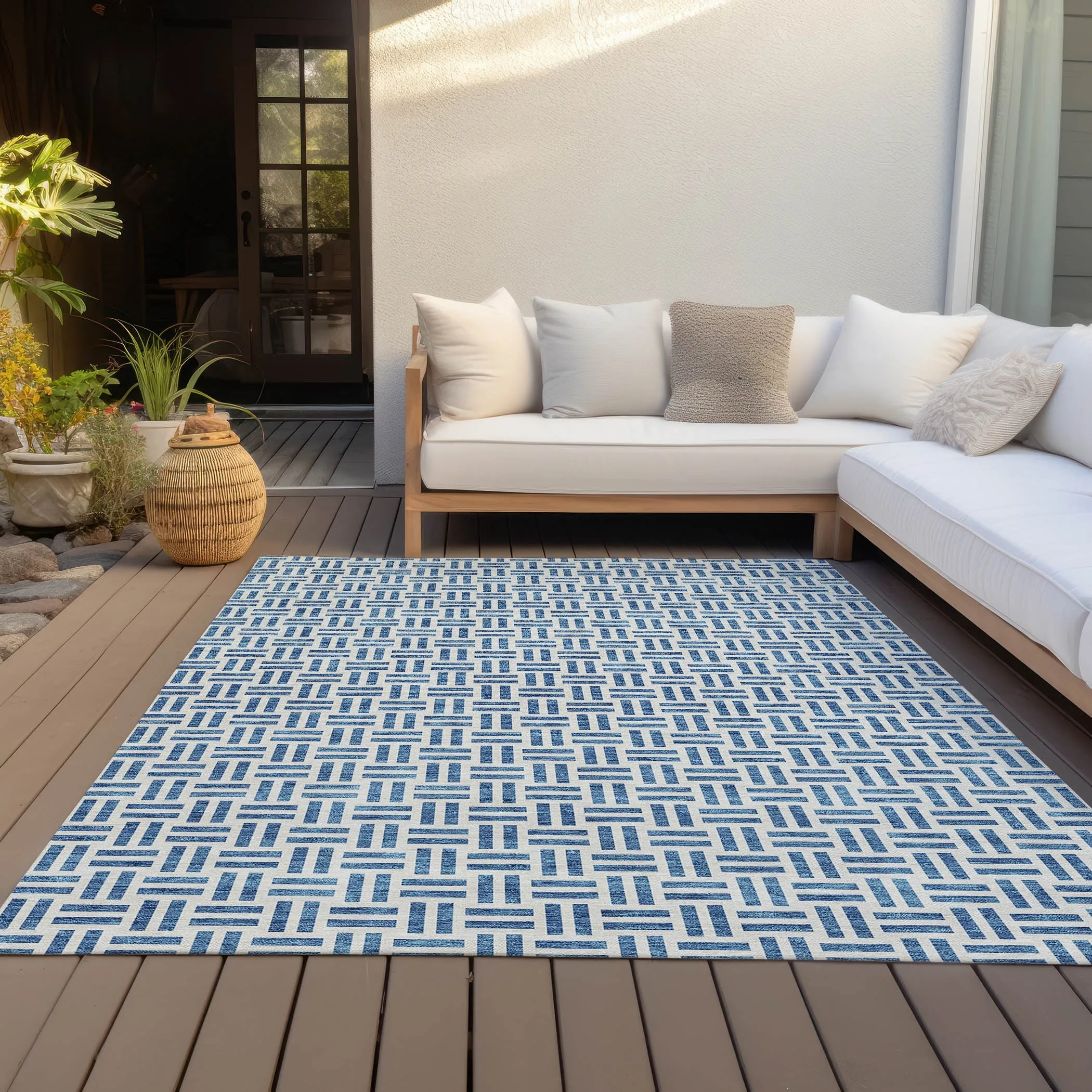 Machine Washable Indoor/ Outdoor Contemporary Basketweave Chantille Rug