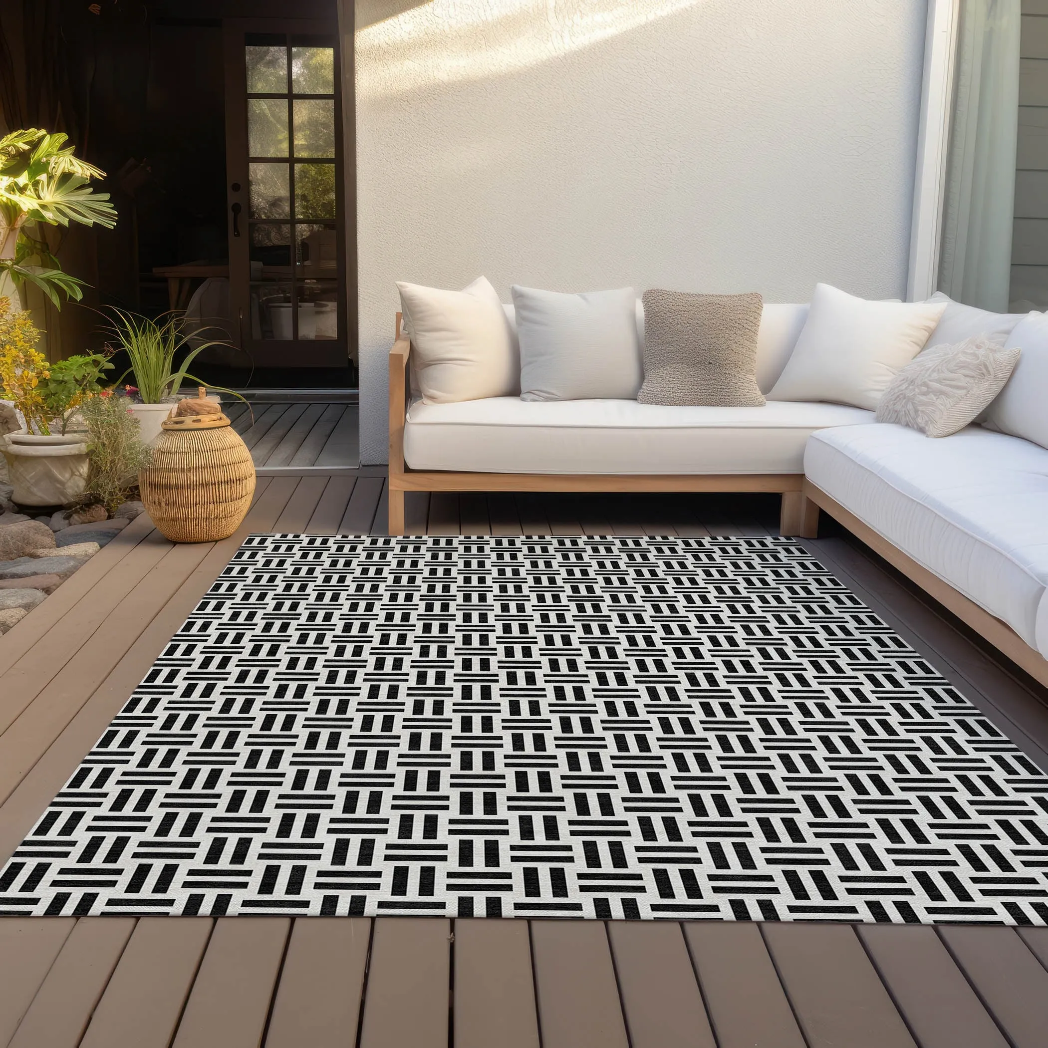 Machine Washable Indoor/ Outdoor Contemporary Basketweave Chantille Rug