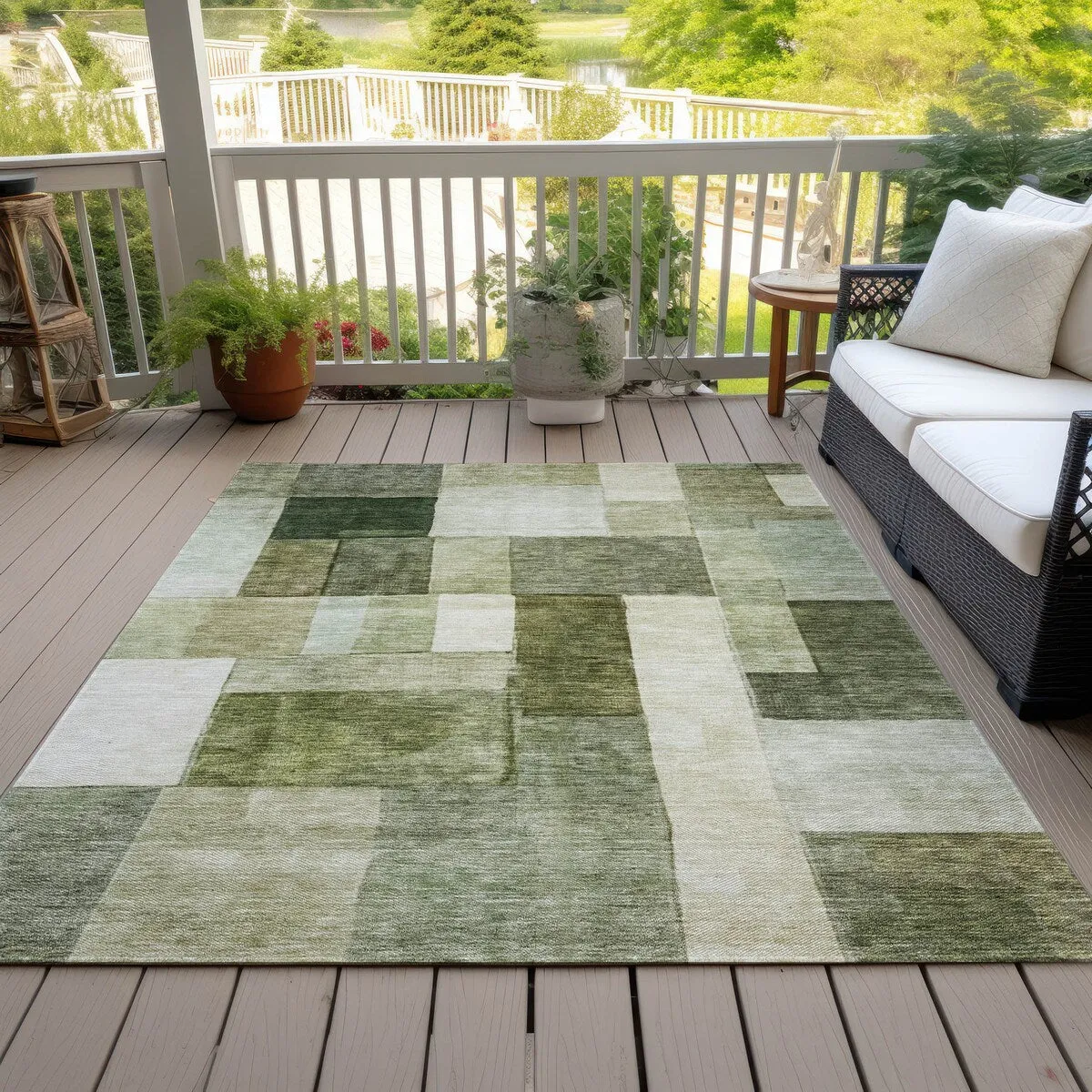 Machine Washable Indoor/ Outdoor Contemporary Geo Chantille Rug
