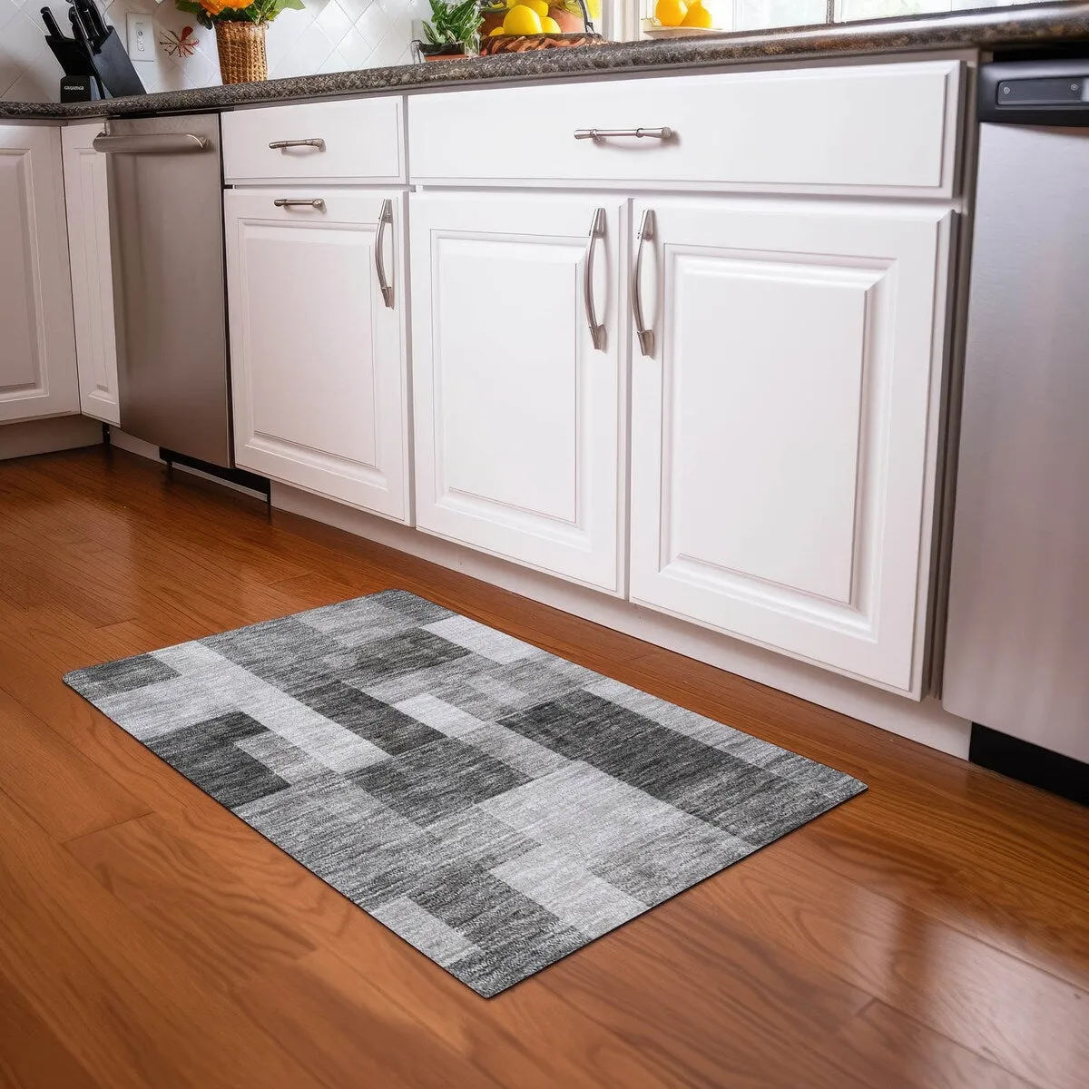 Machine Washable Indoor/ Outdoor Contemporary Geo Chantille Rug