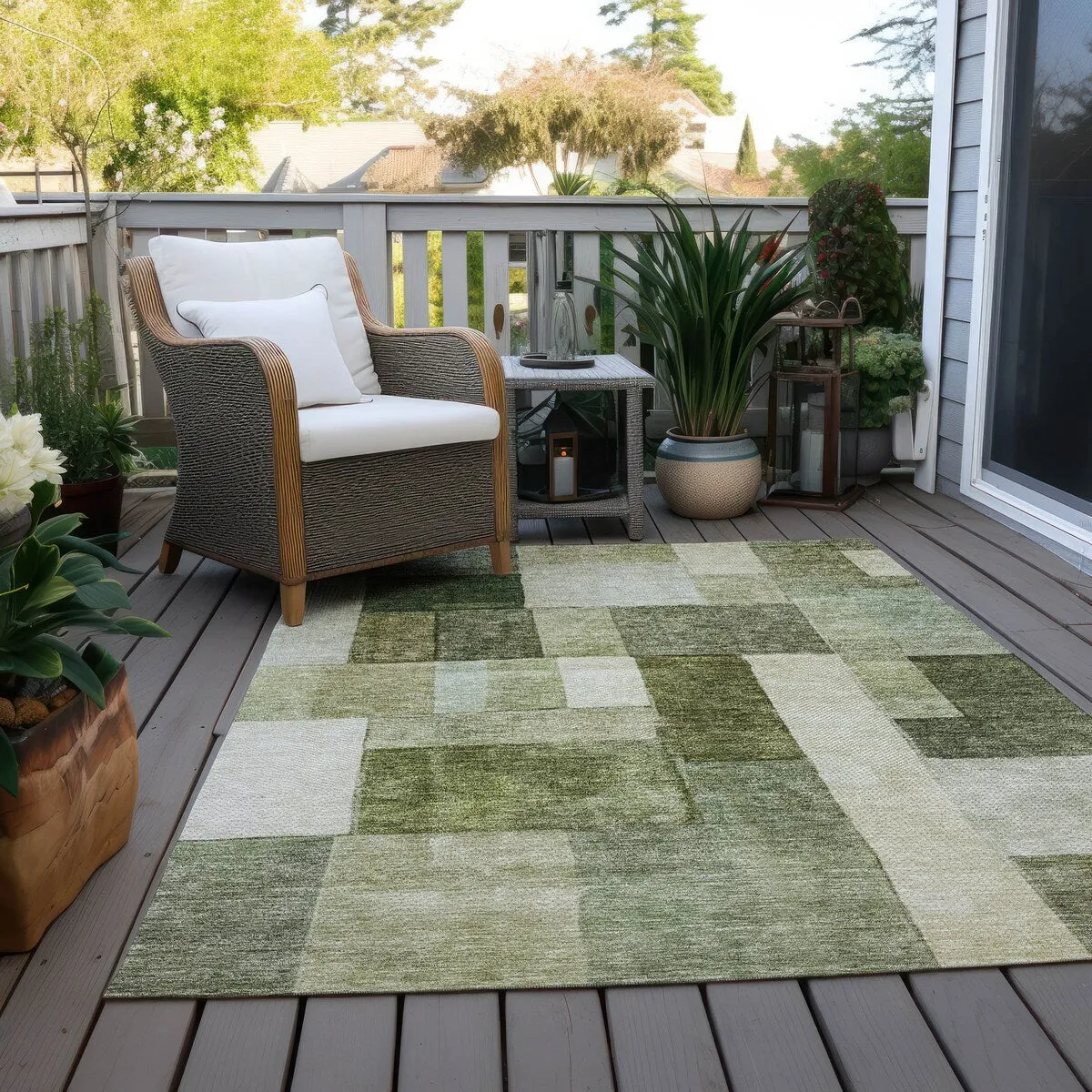 Machine Washable Indoor/ Outdoor Contemporary Geo Chantille Rug