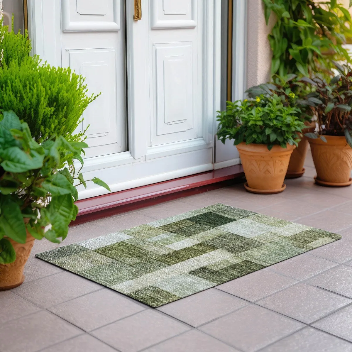 Machine Washable Indoor/ Outdoor Contemporary Geo Chantille Rug