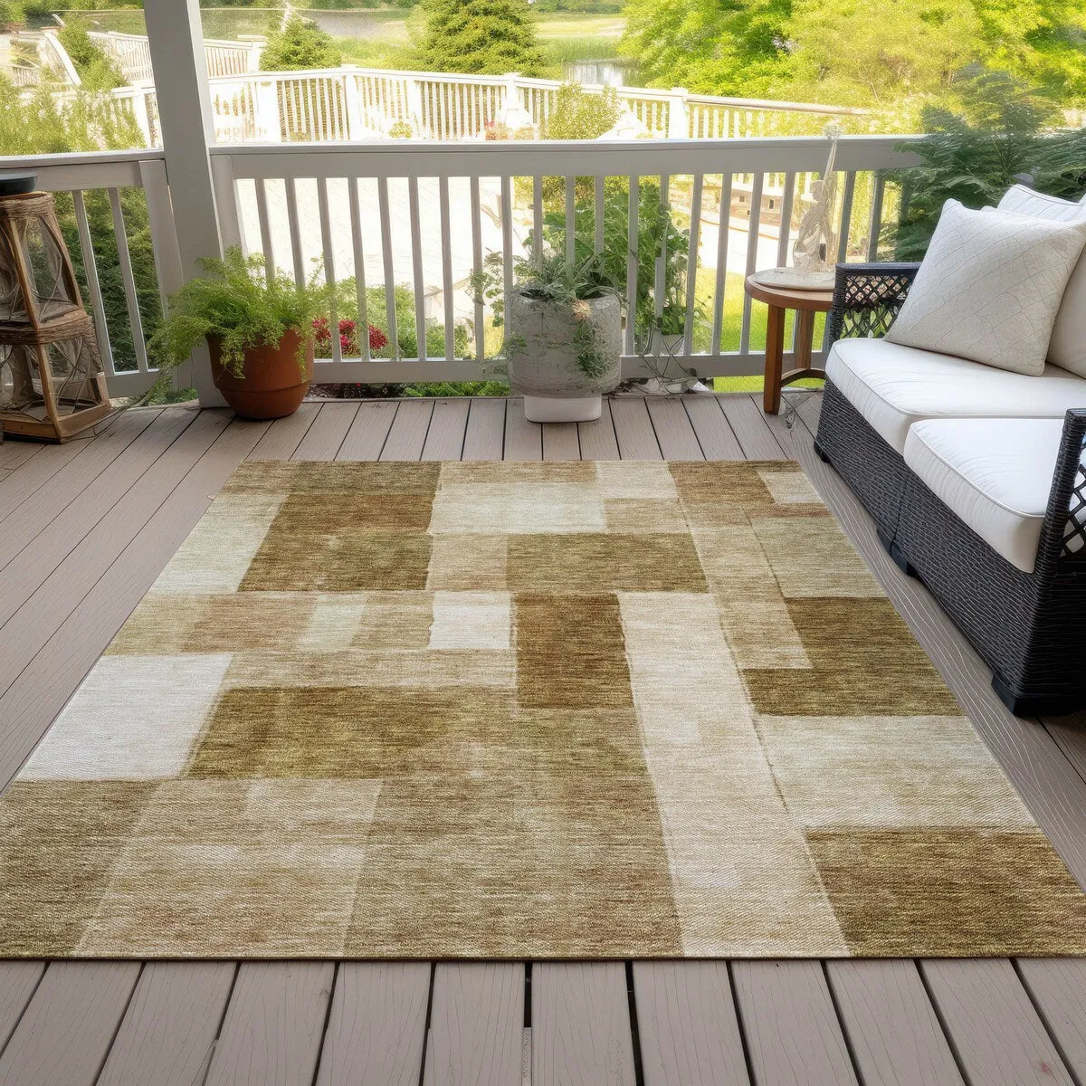 Machine Washable Indoor/ Outdoor Contemporary Geo Chantille Rug