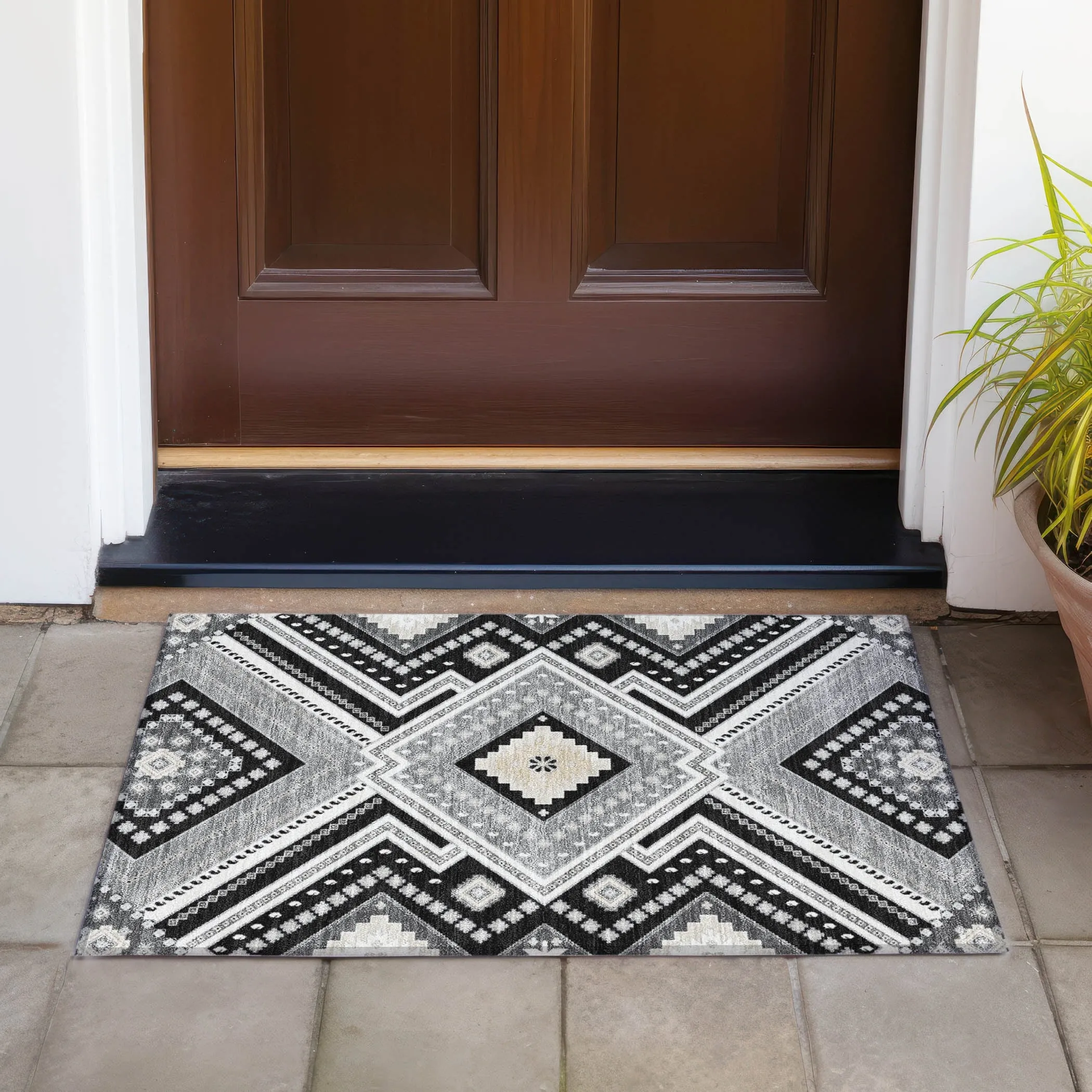 Machine Washable Indoor/ Outdoor Global Boho Chantille Rug