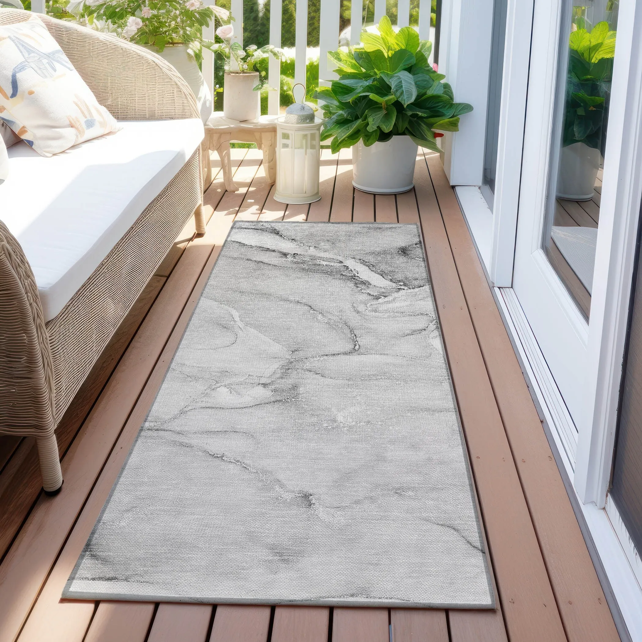 Machine Washable Indoor/ Outdoor Marble Chantille Rug
