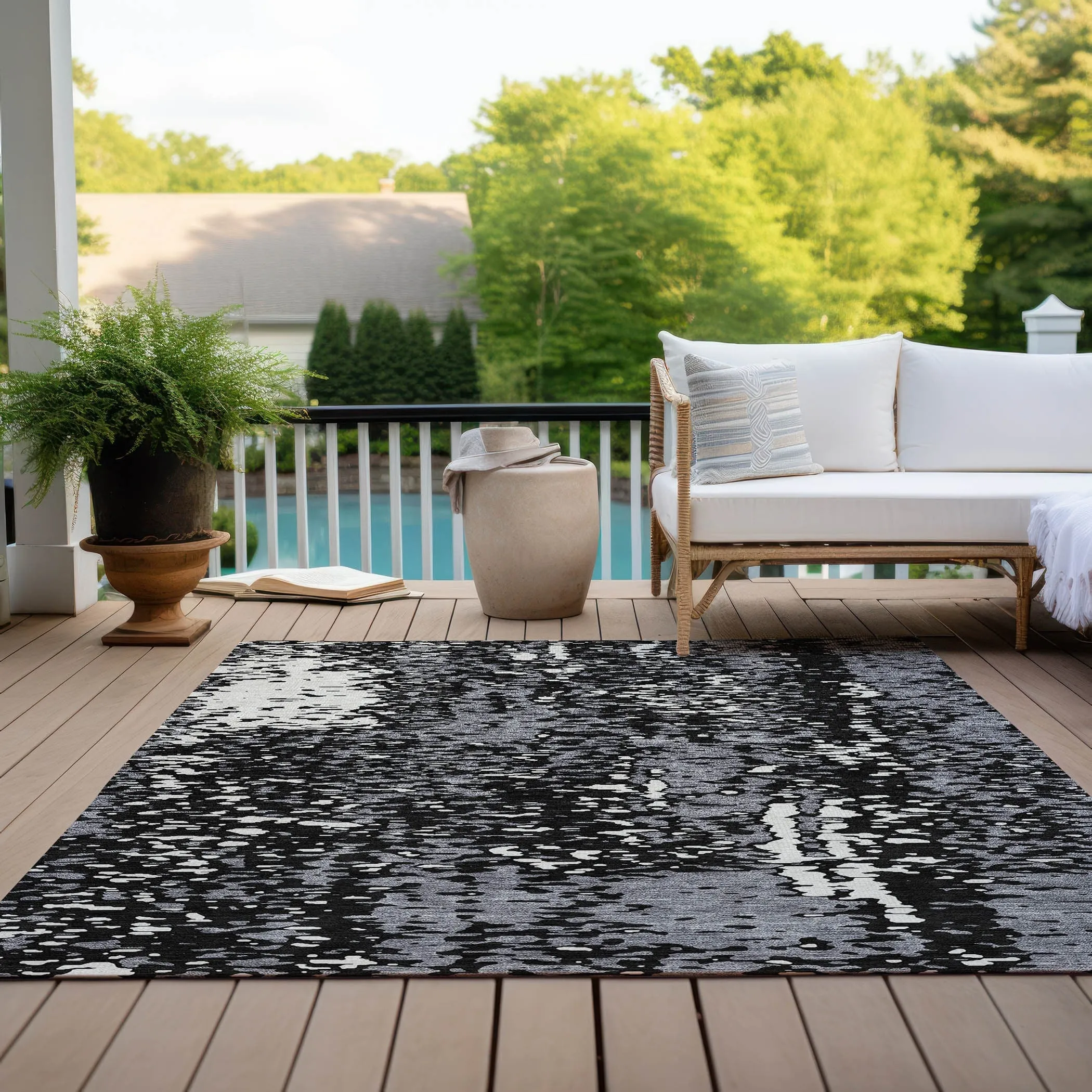 Machine Washable Indoor/ Outdoor Modern Abstract Chantille Rug
