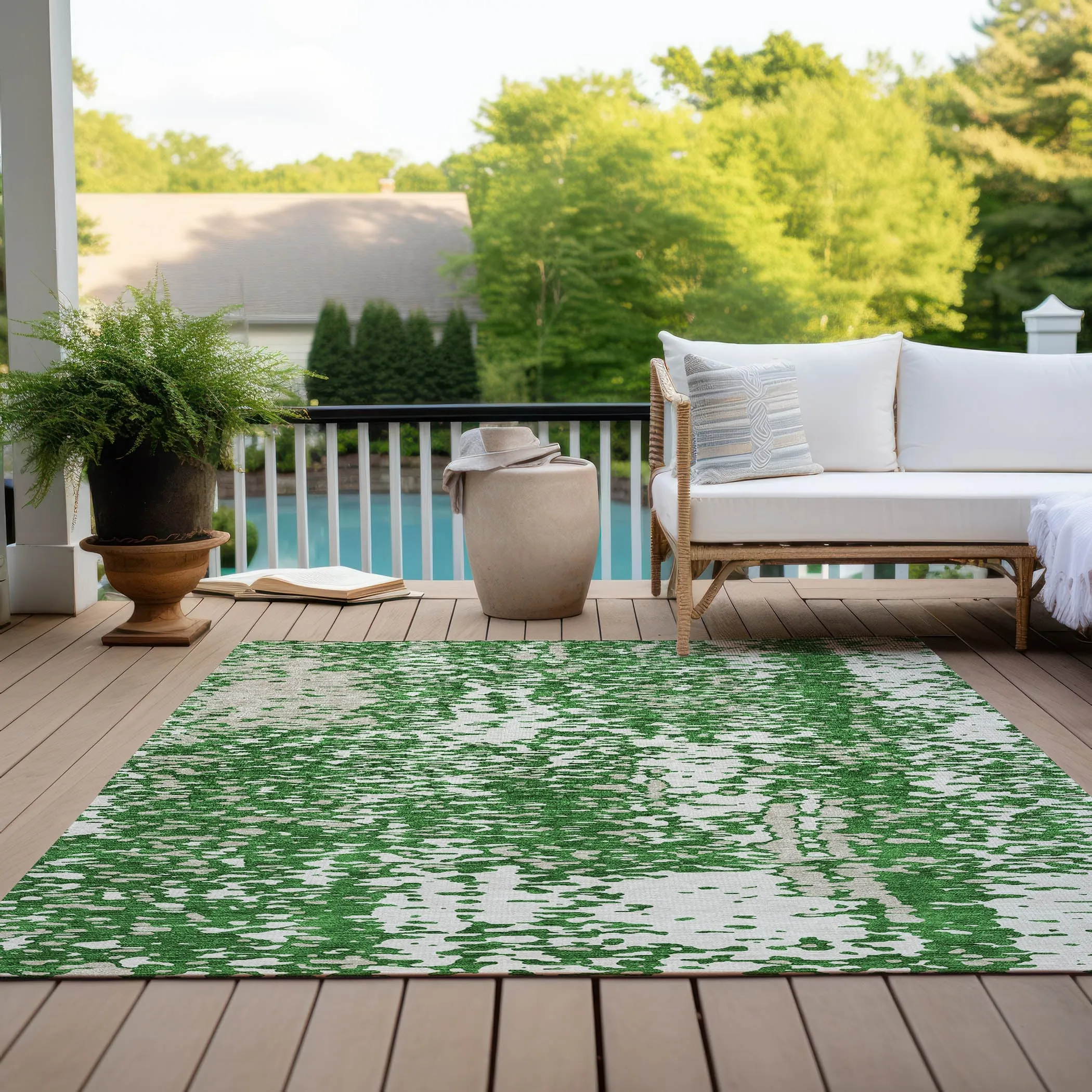 Machine Washable Indoor/ Outdoor Modern Abstract Chantille Rug