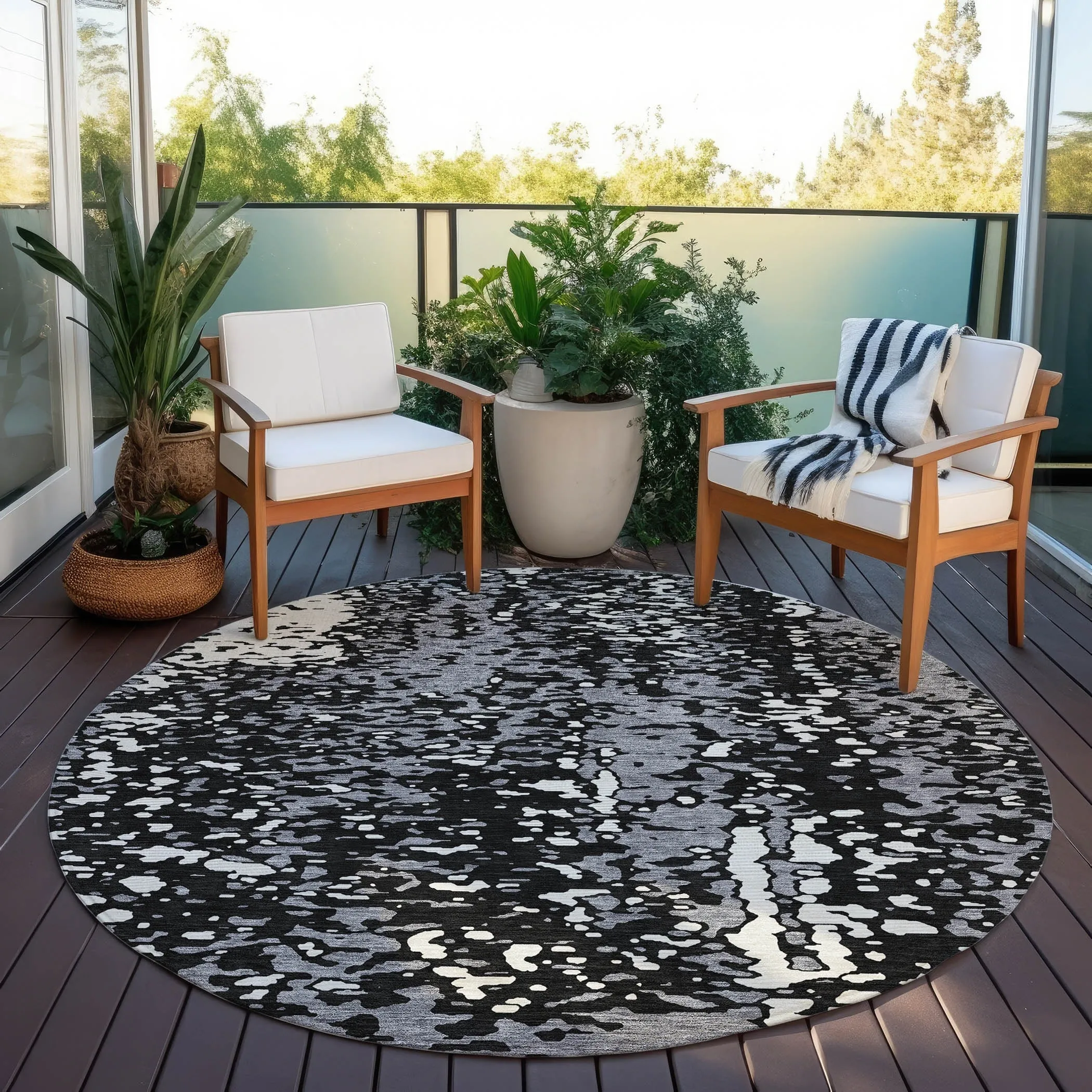 Machine Washable Indoor/ Outdoor Modern Abstract Chantille Rug