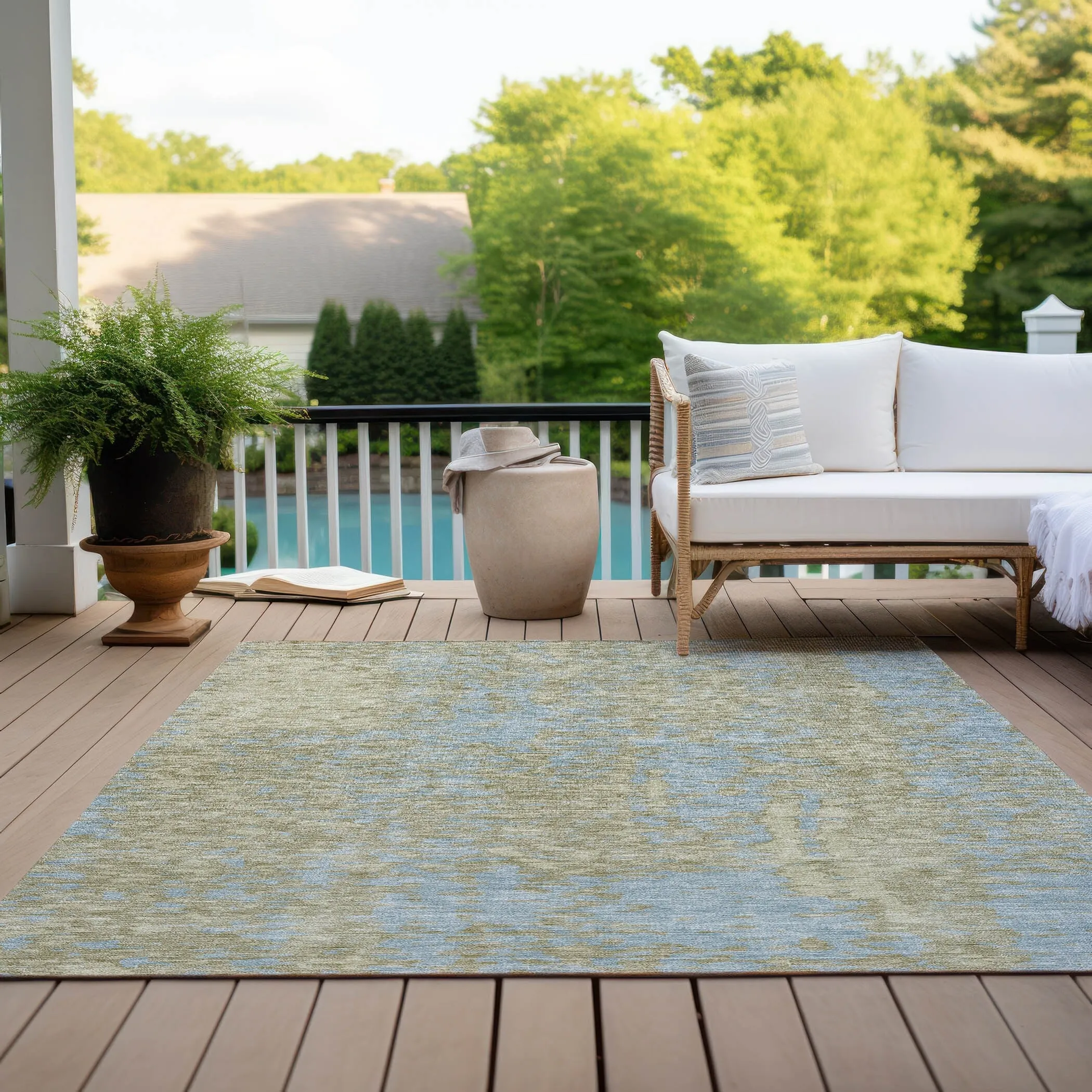 Machine Washable Indoor/ Outdoor Modern Abstract Chantille Rug