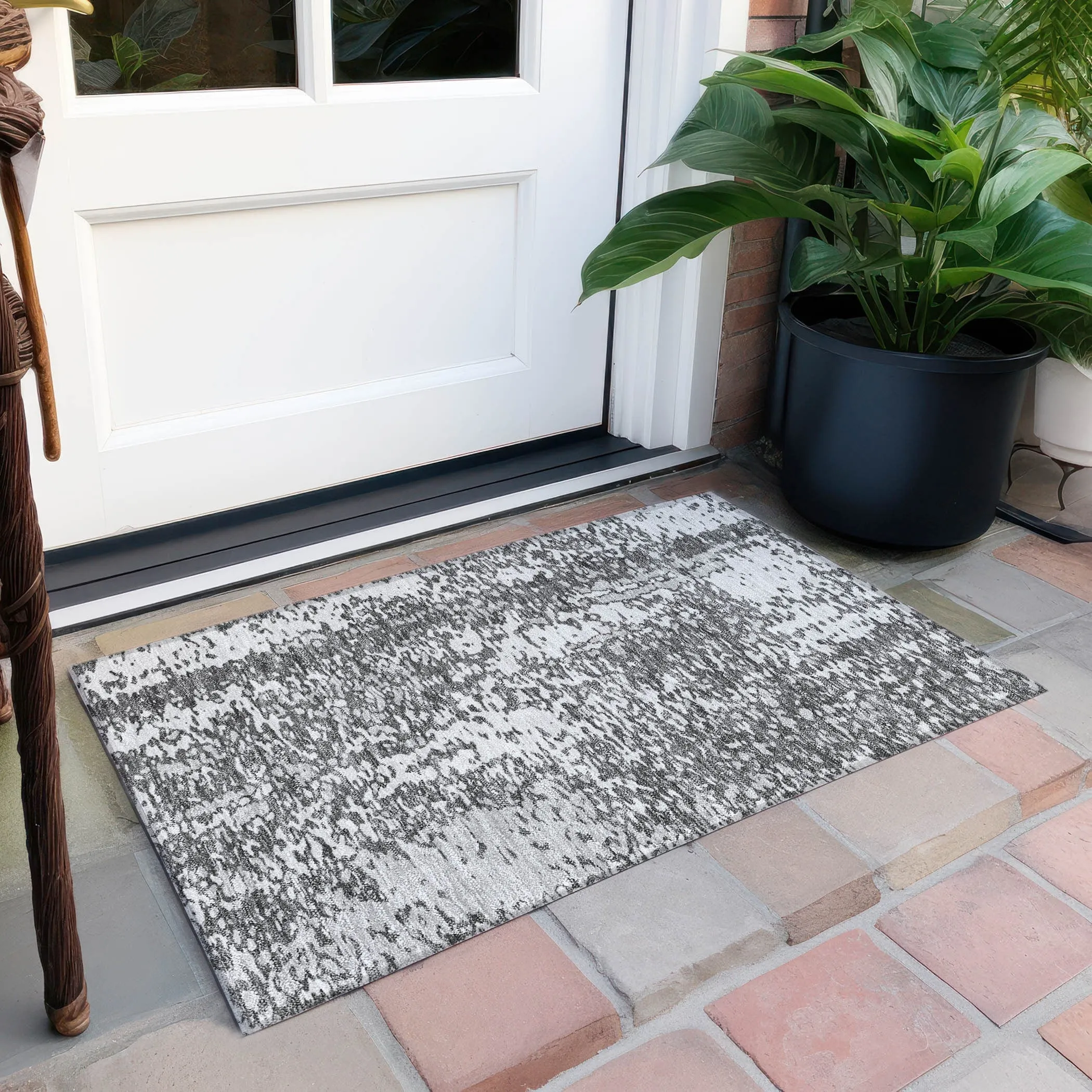 Machine Washable Indoor/ Outdoor Modern Abstract Chantille Rug