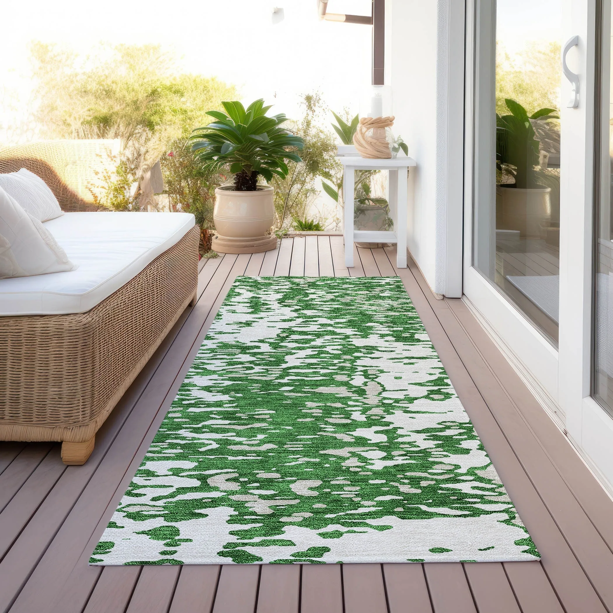 Machine Washable Indoor/ Outdoor Modern Abstract Chantille Rug
