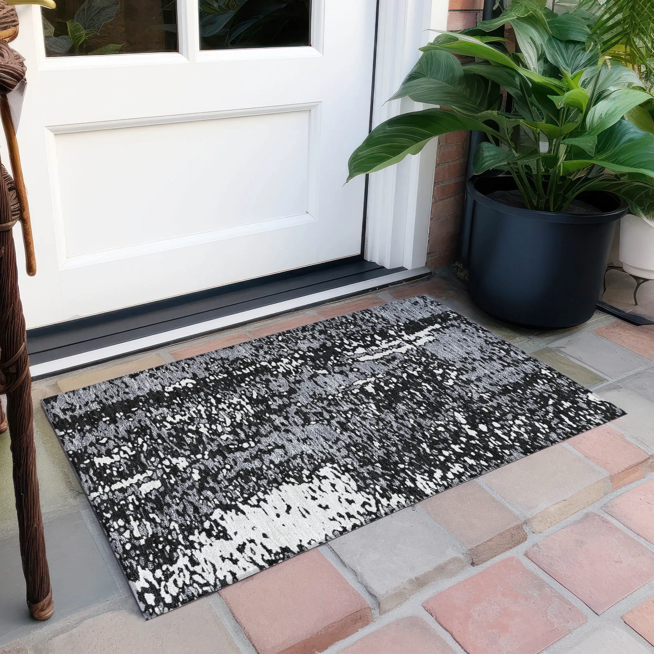 Machine Washable Indoor/ Outdoor Modern Abstract Chantille Rug