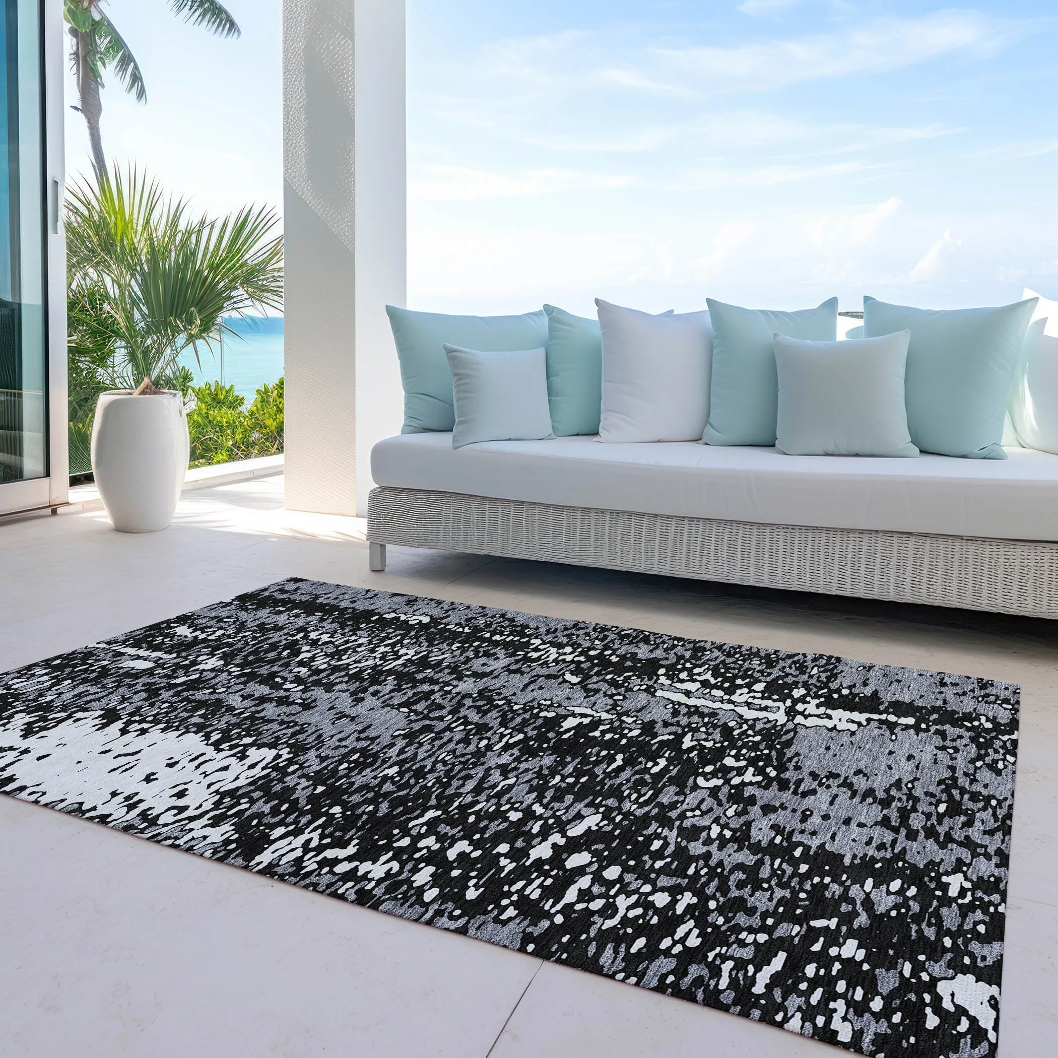 Machine Washable Indoor/ Outdoor Modern Abstract Chantille Rug