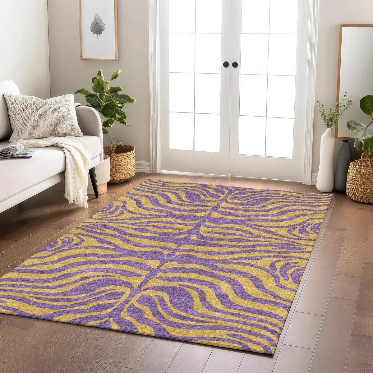 Machine Washable Indoor/ Outdoor Modern Animal Print Chantille Rug