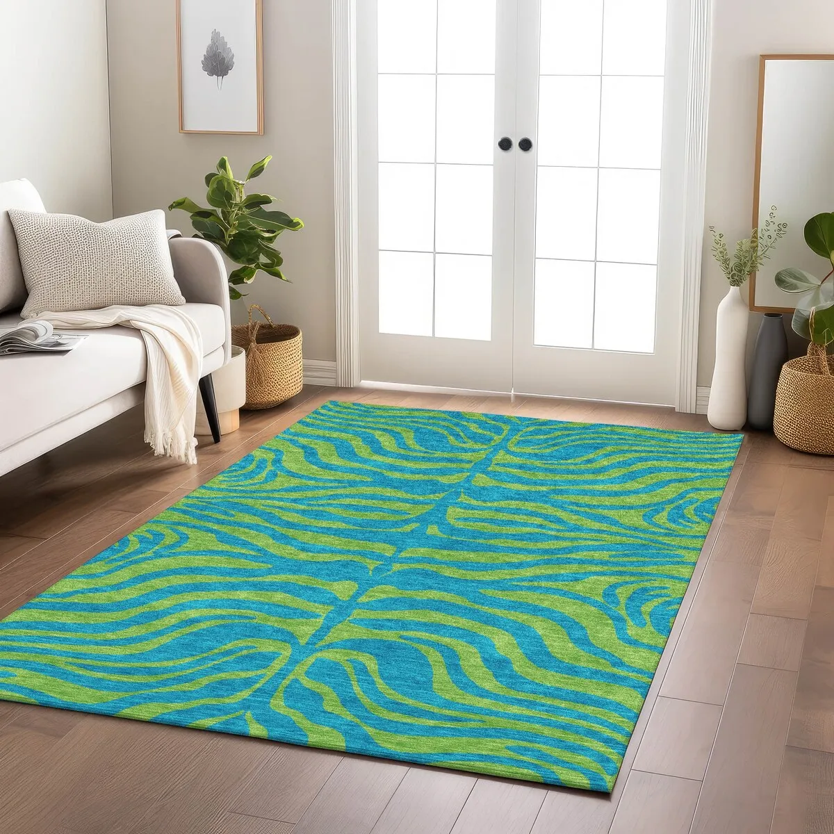 Machine Washable Indoor/ Outdoor Modern Animal Print Chantille Rug