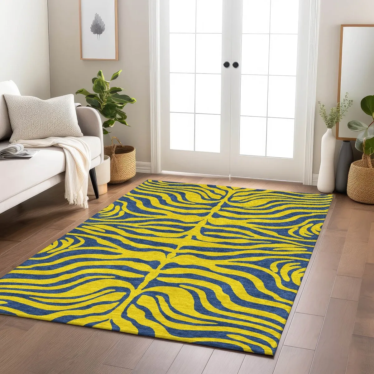 Machine Washable Indoor/ Outdoor Modern Animal Print Chantille Rug