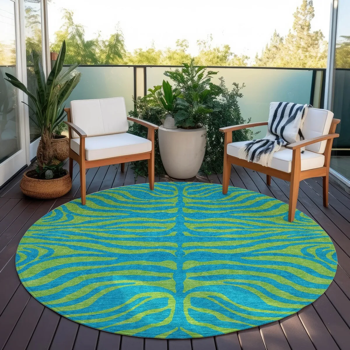 Machine Washable Indoor/ Outdoor Modern Animal Print Chantille Rug