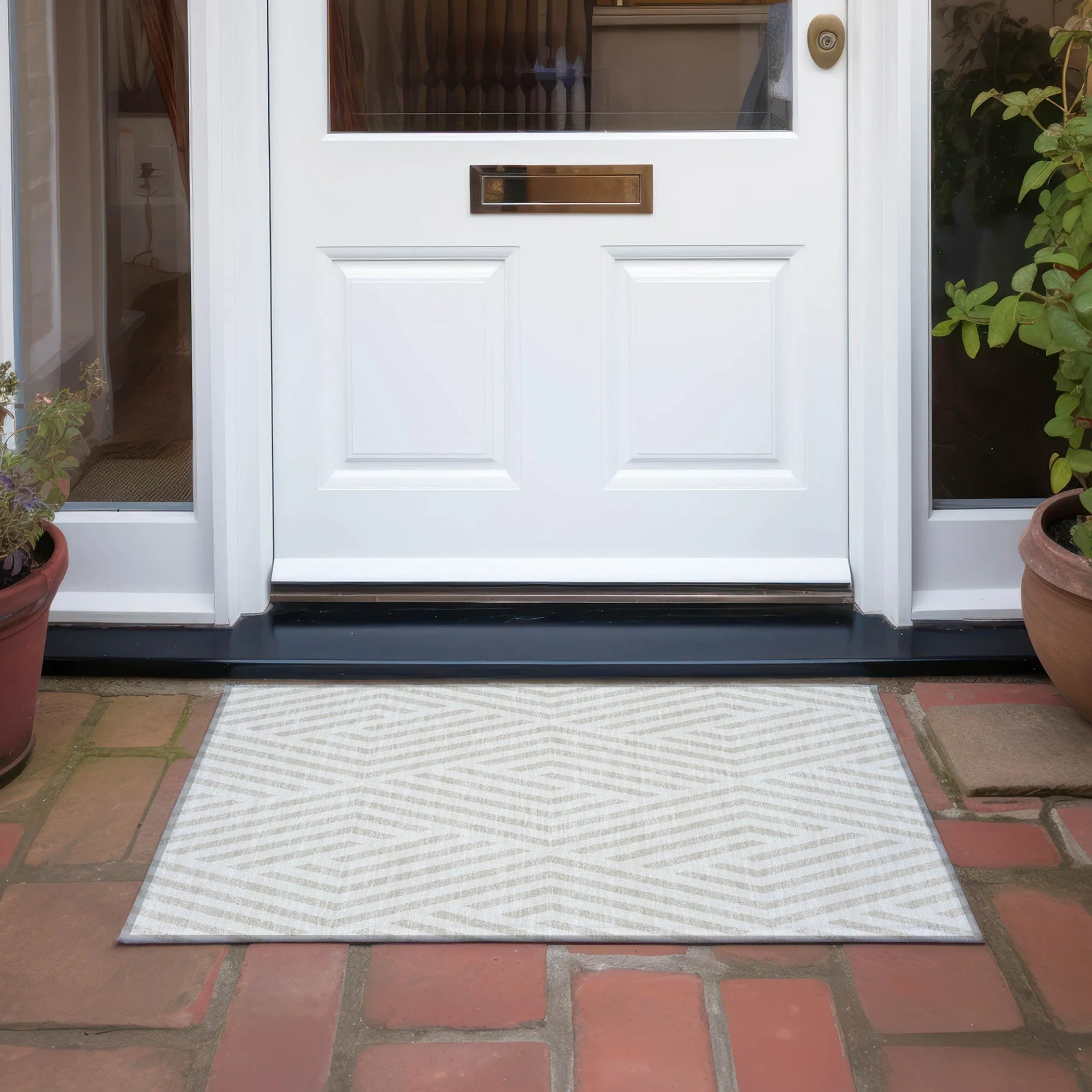 Machine Washable Indoor/ Outdoor Modern Diamonds Chantille Rug