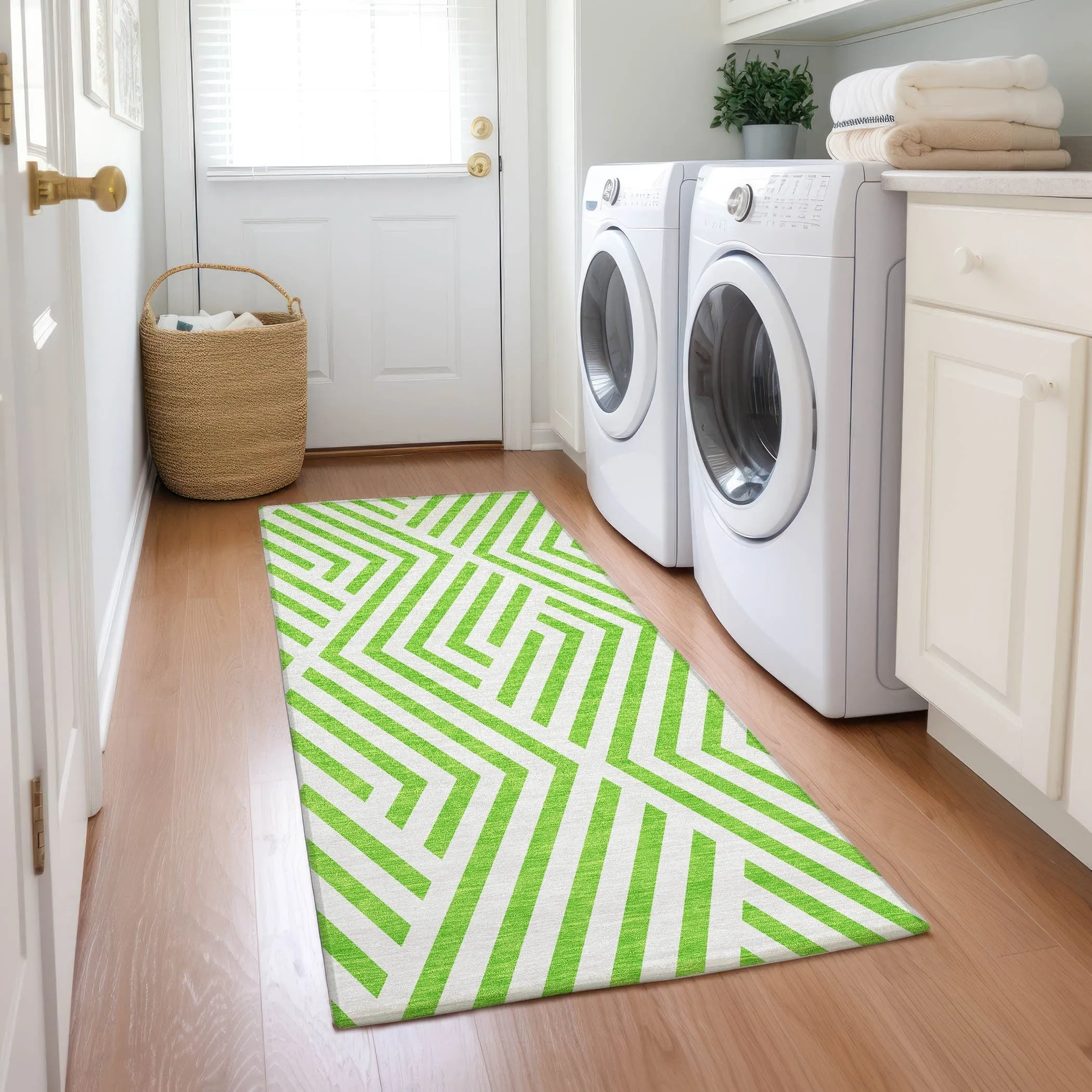 Machine Washable Indoor/ Outdoor Modern Diamonds Chantille Rug