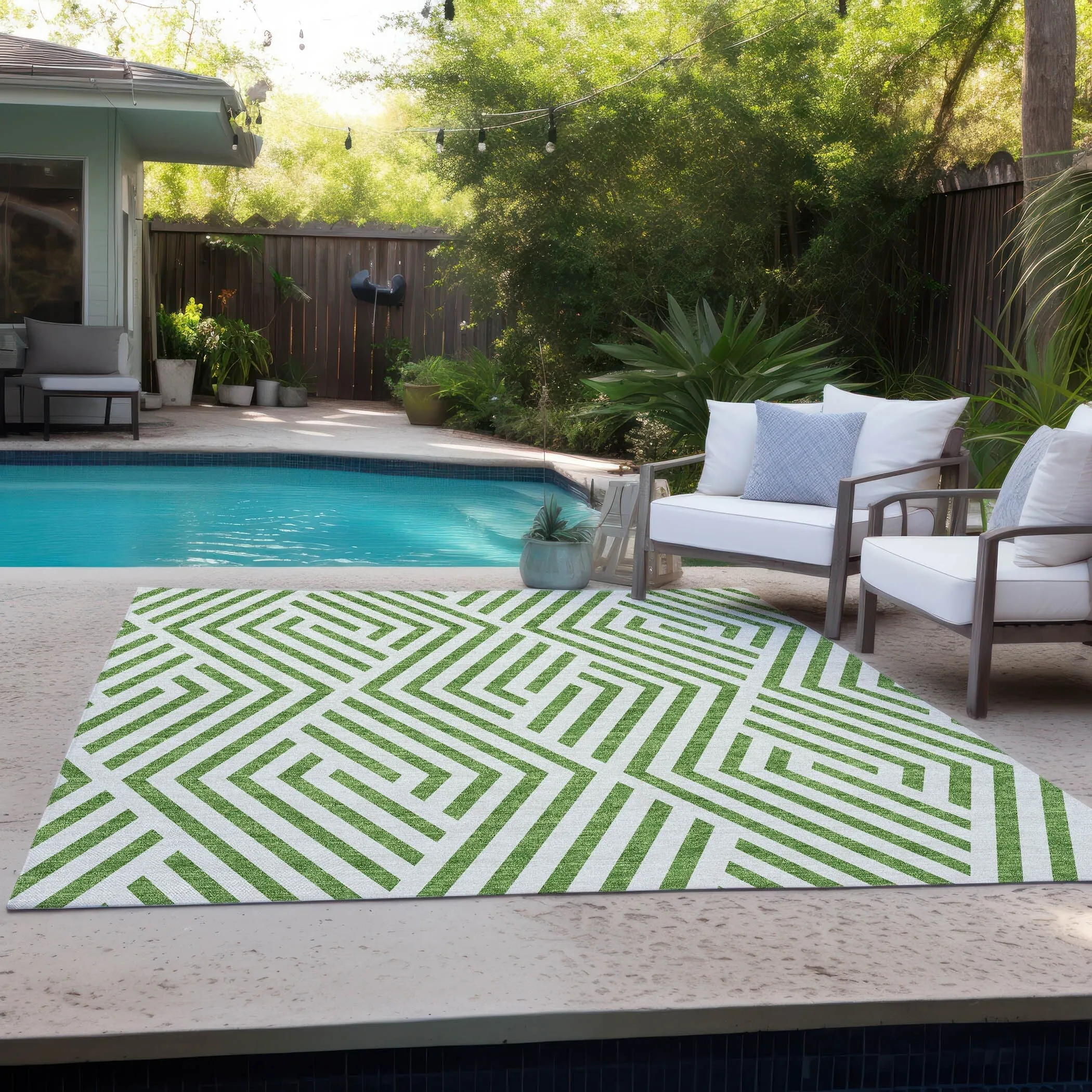 Machine Washable Indoor/ Outdoor Modern Diamonds Chantille Rug
