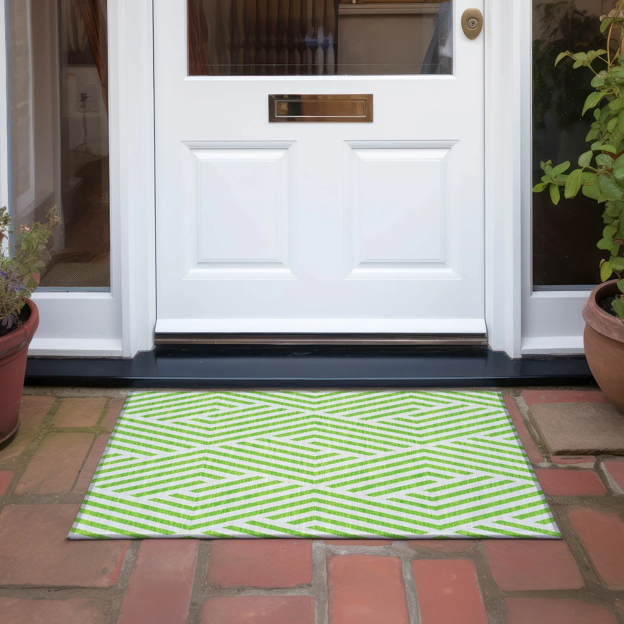 Machine Washable Indoor/ Outdoor Modern Diamonds Chantille Rug