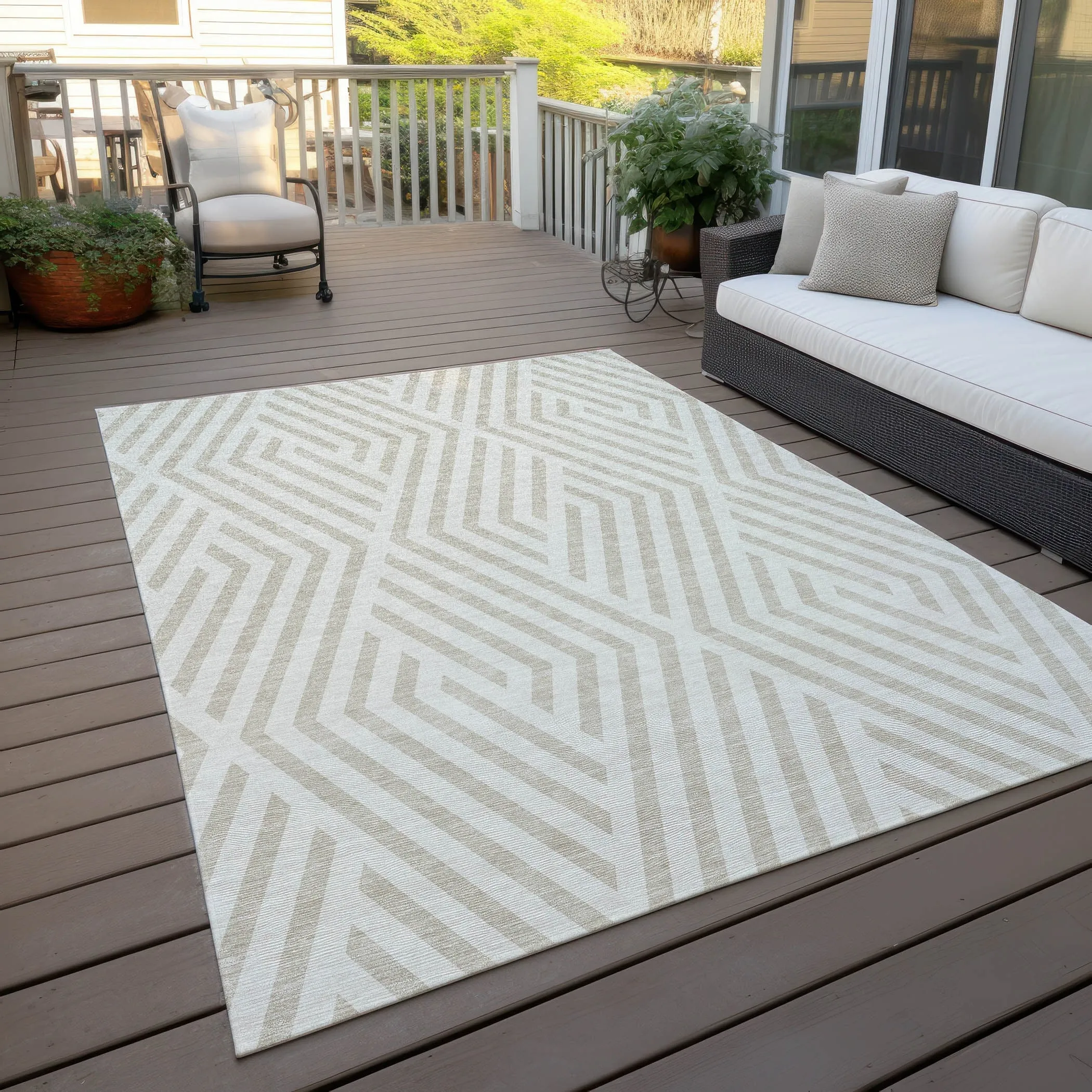 Machine Washable Indoor/ Outdoor Modern Diamonds Chantille Rug