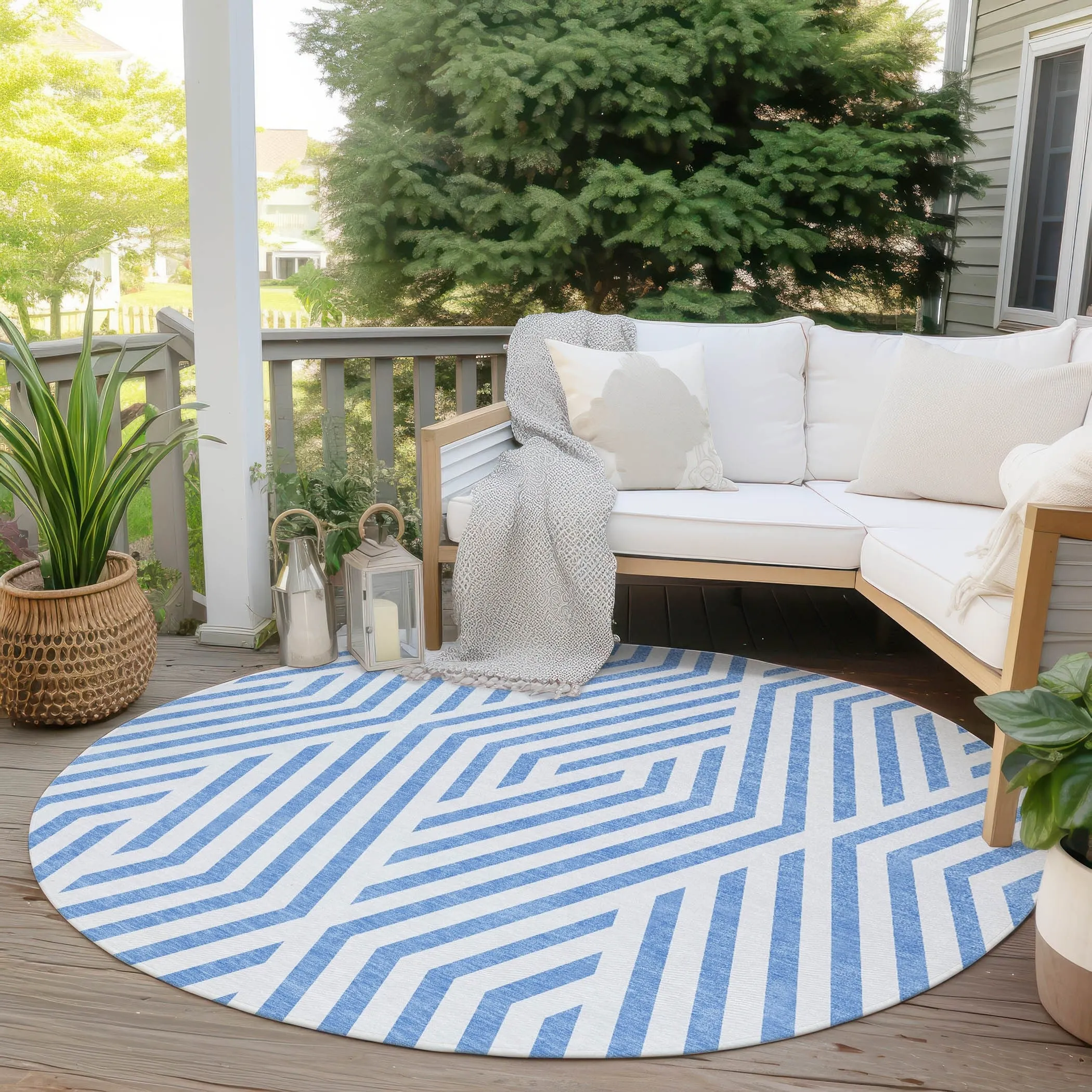 Machine Washable Indoor/ Outdoor Modern Diamonds Chantille Rug