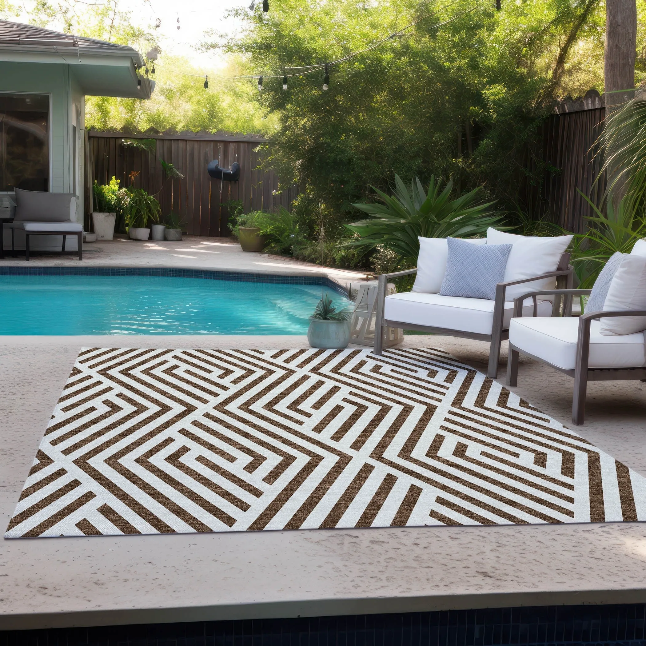 Machine Washable Indoor/ Outdoor Modern Diamonds Chantille Rug