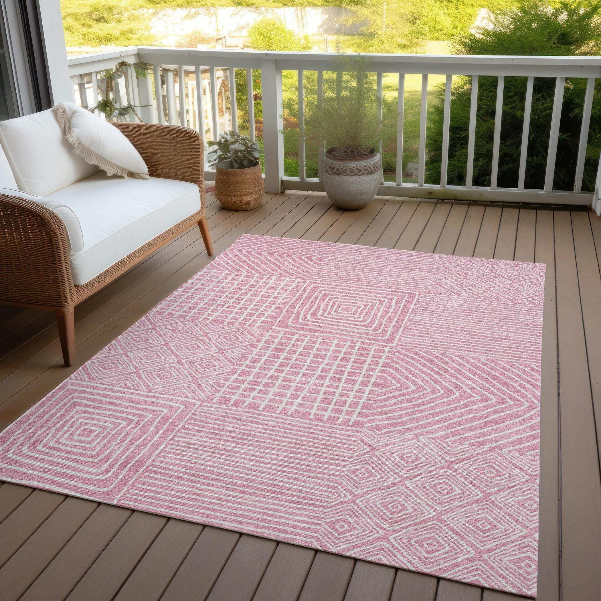 Machine Washable Indoor/ Outdoor Modern Mosaic Chantille Rug