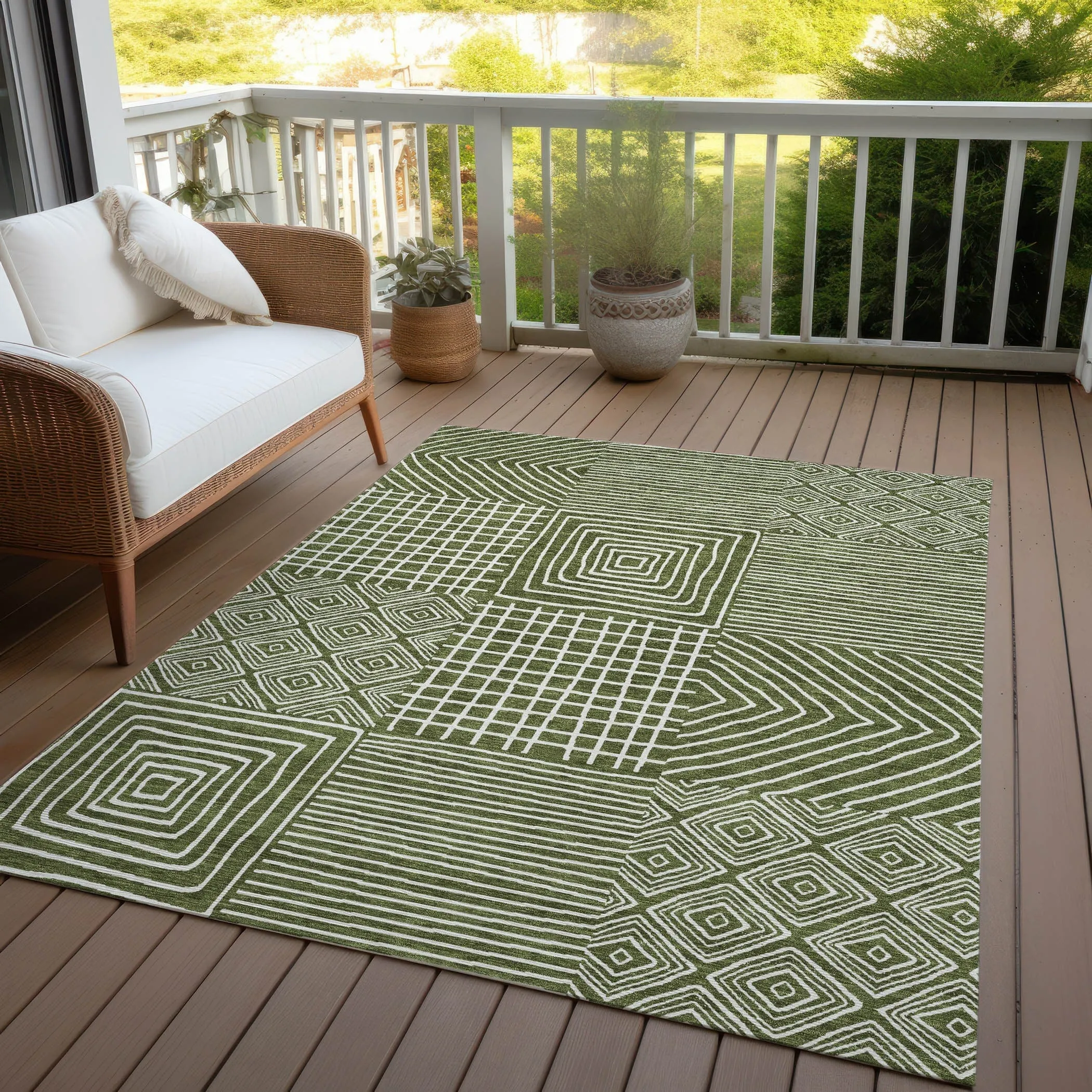 Machine Washable Indoor/ Outdoor Modern Mosaic Chantille Rug