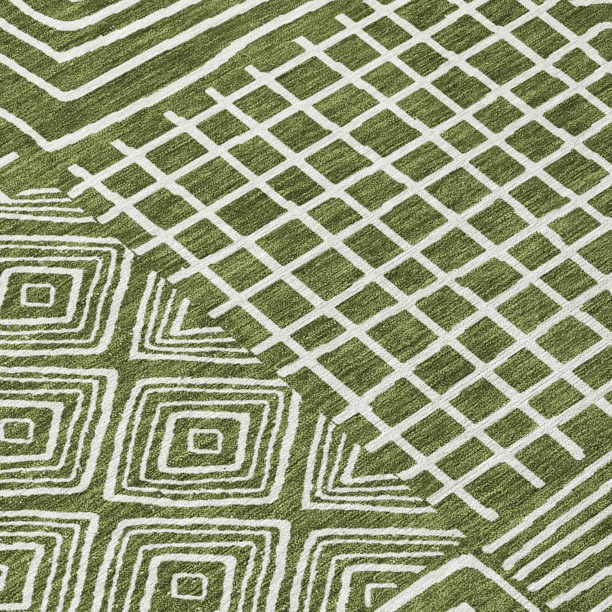 Machine Washable Indoor/ Outdoor Modern Mosaic Chantille Rug