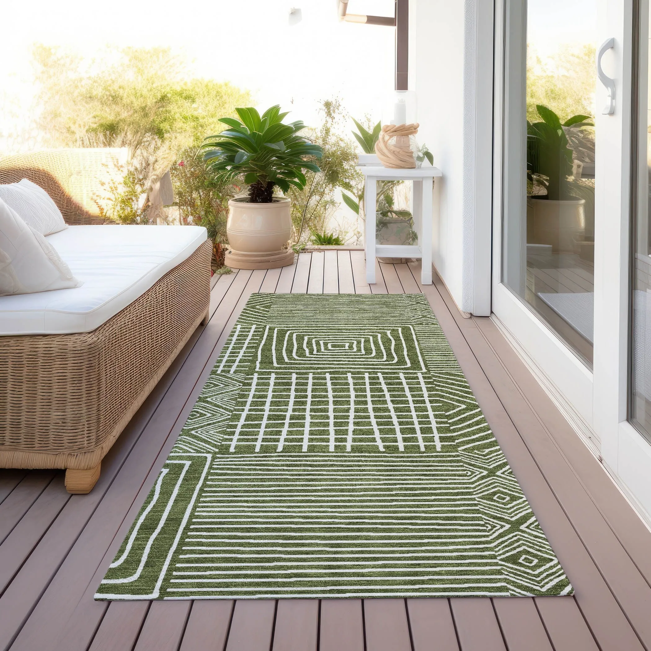 Machine Washable Indoor/ Outdoor Modern Mosaic Chantille Rug