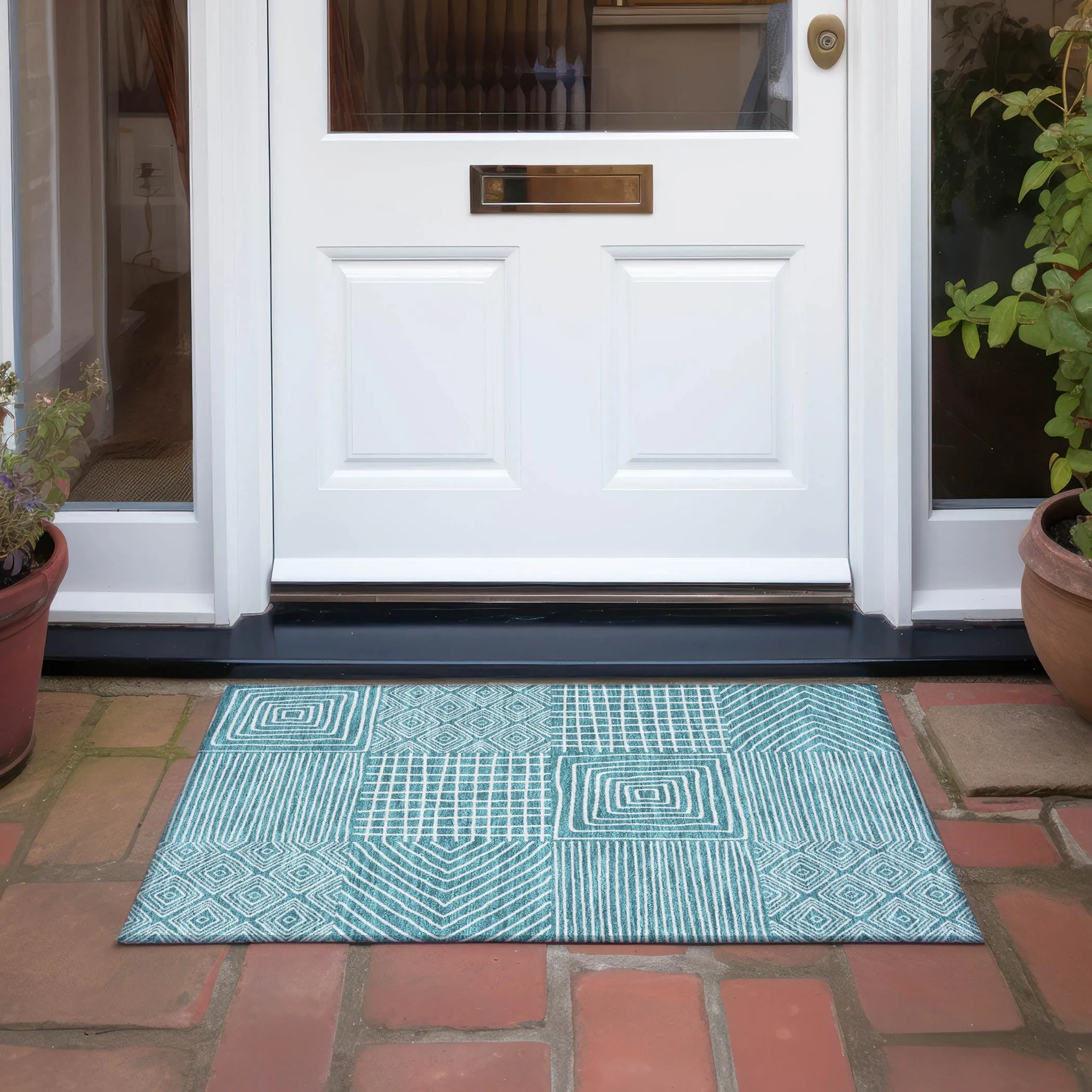 Machine Washable Indoor/ Outdoor Modern Mosaic Chantille Rug