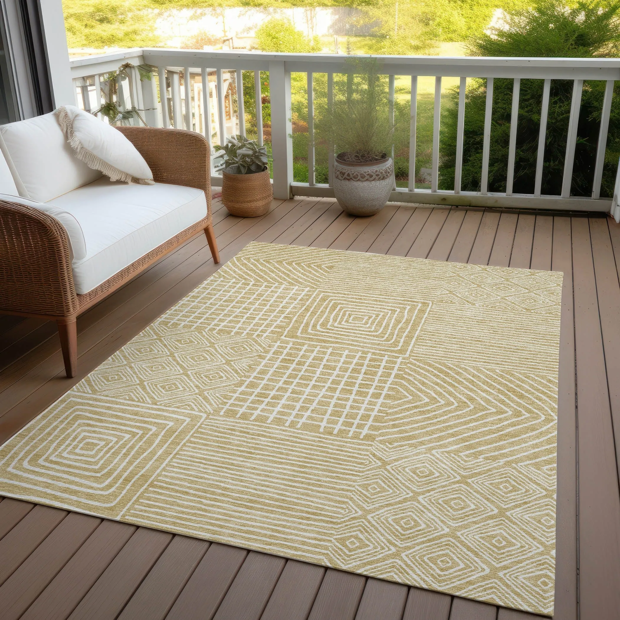 Machine Washable Indoor/ Outdoor Modern Mosaic Chantille Rug