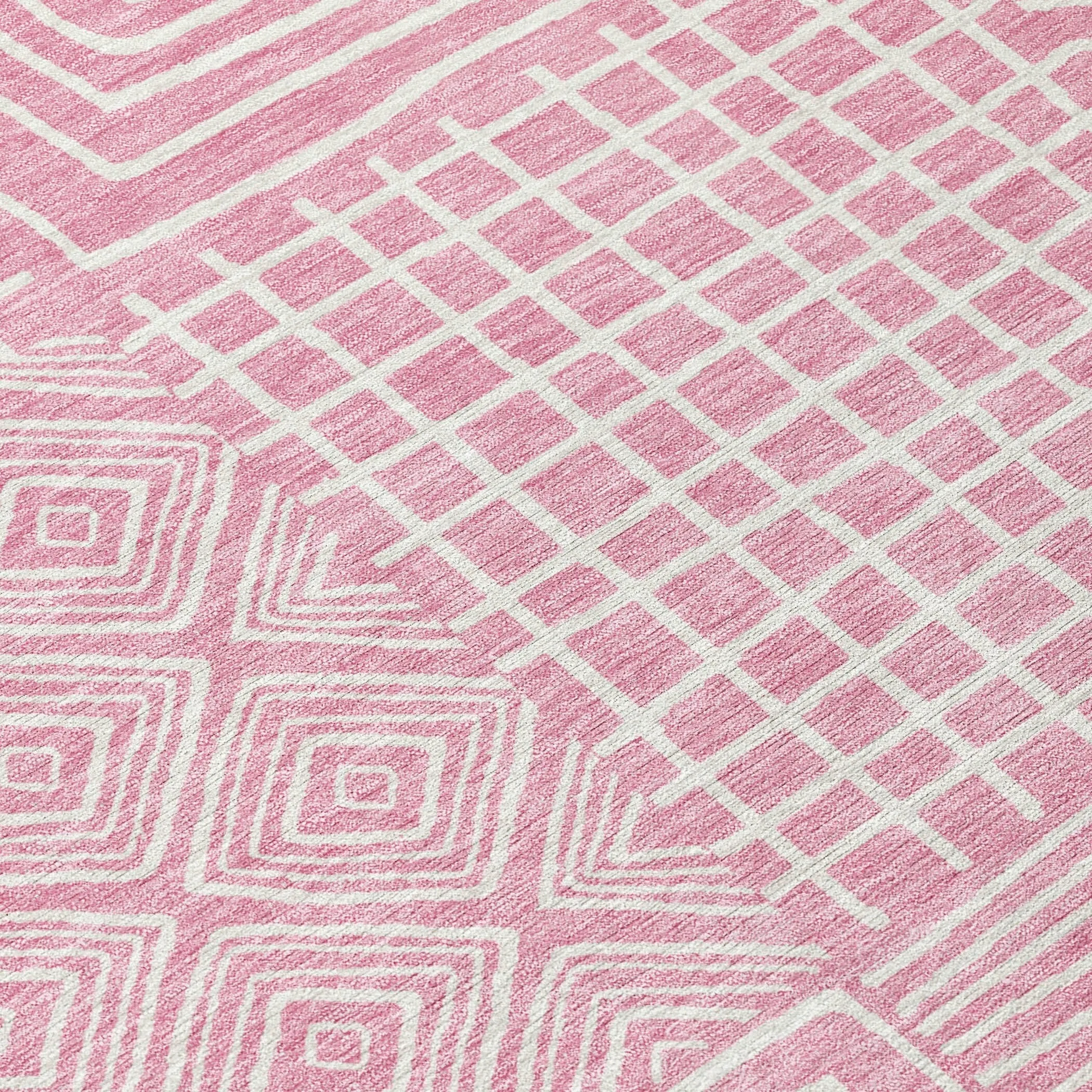 Machine Washable Indoor/ Outdoor Modern Mosaic Chantille Rug