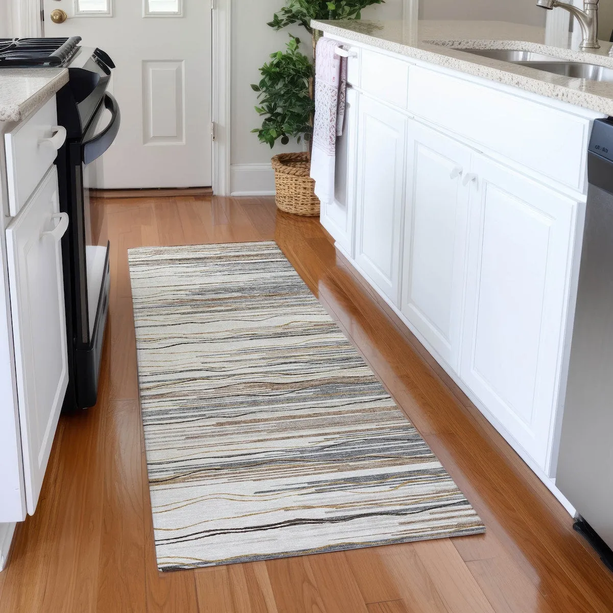 Machine Washable Indoor/ Outdoor Modern Stripe Chantille Rug