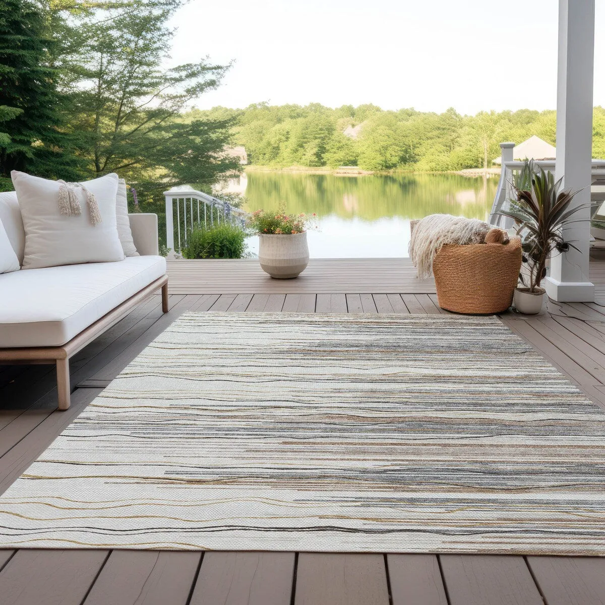 Machine Washable Indoor/ Outdoor Modern Stripe Chantille Rug