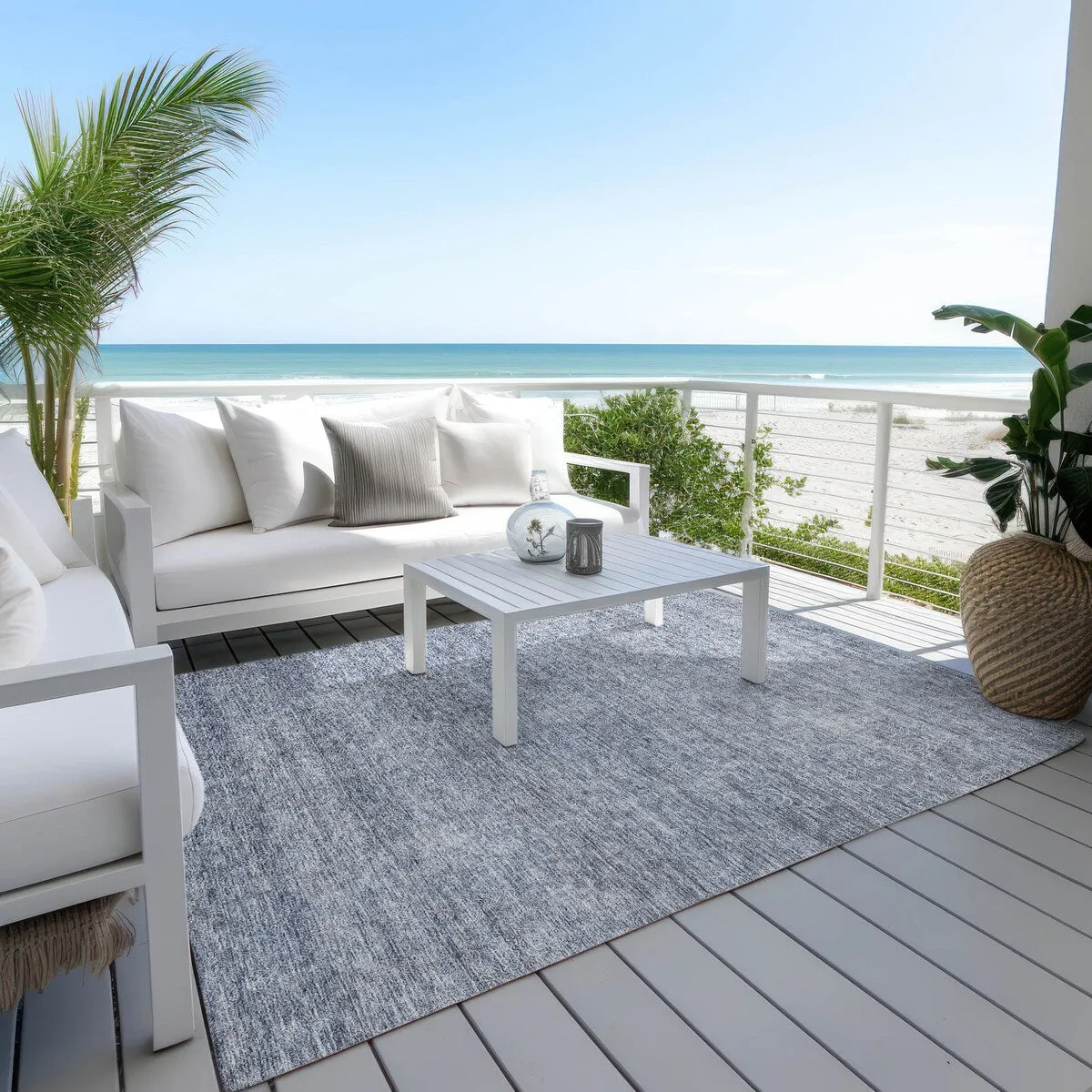Machine Washable Indoor/ Outdoor Ombre Solid Chantille Rug