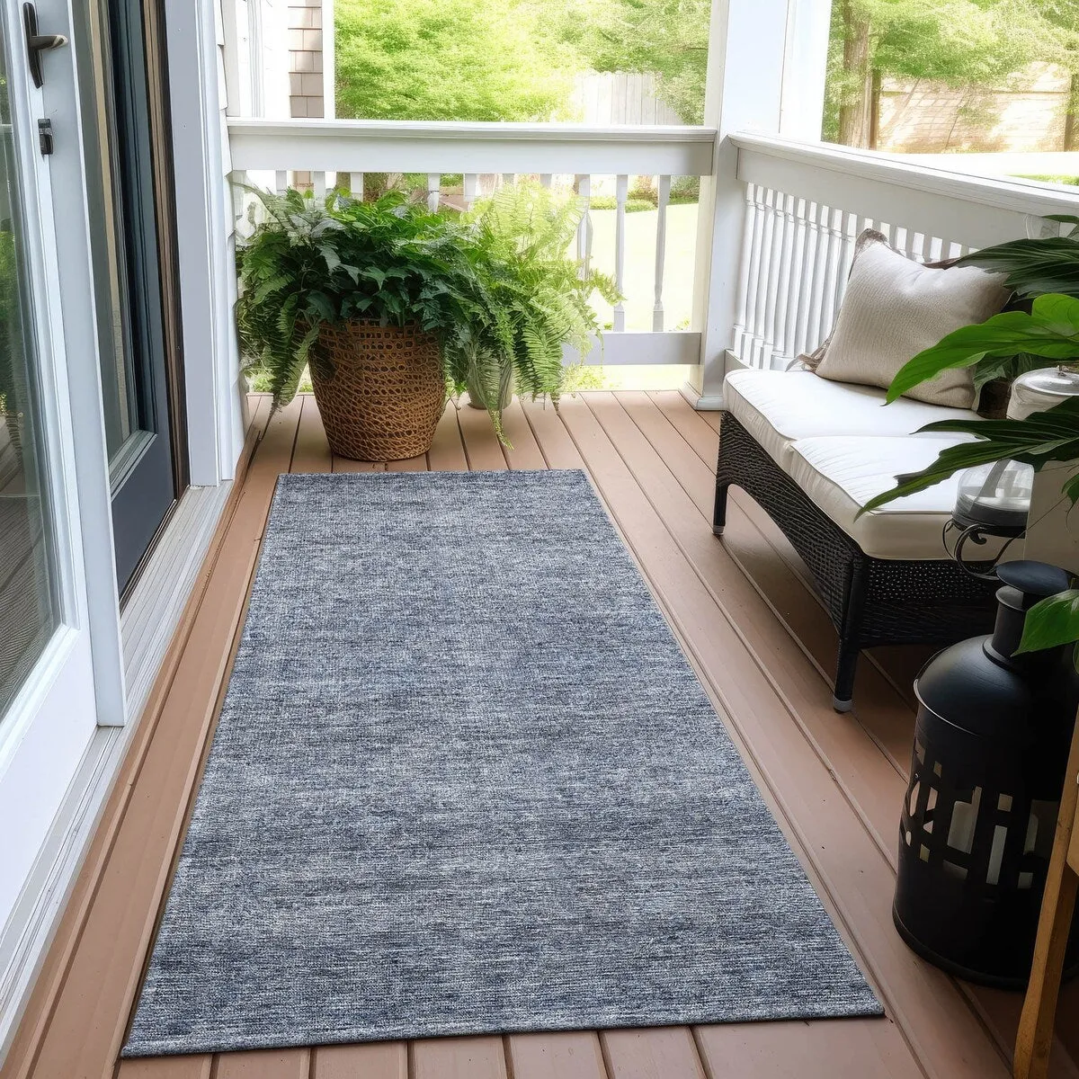 Machine Washable Indoor/ Outdoor Ombre Solid Chantille Rug