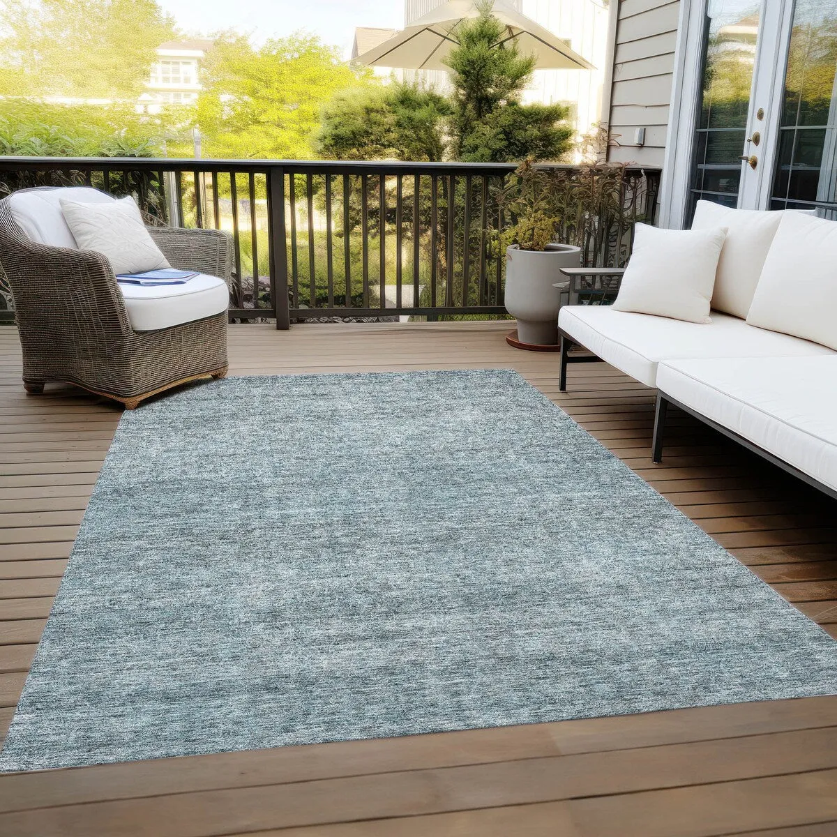 Machine Washable Indoor/ Outdoor Ombre Solid Chantille Rug