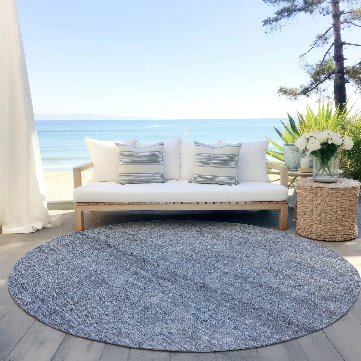 Machine Washable Indoor/ Outdoor Ombre Solid Chantille Rug