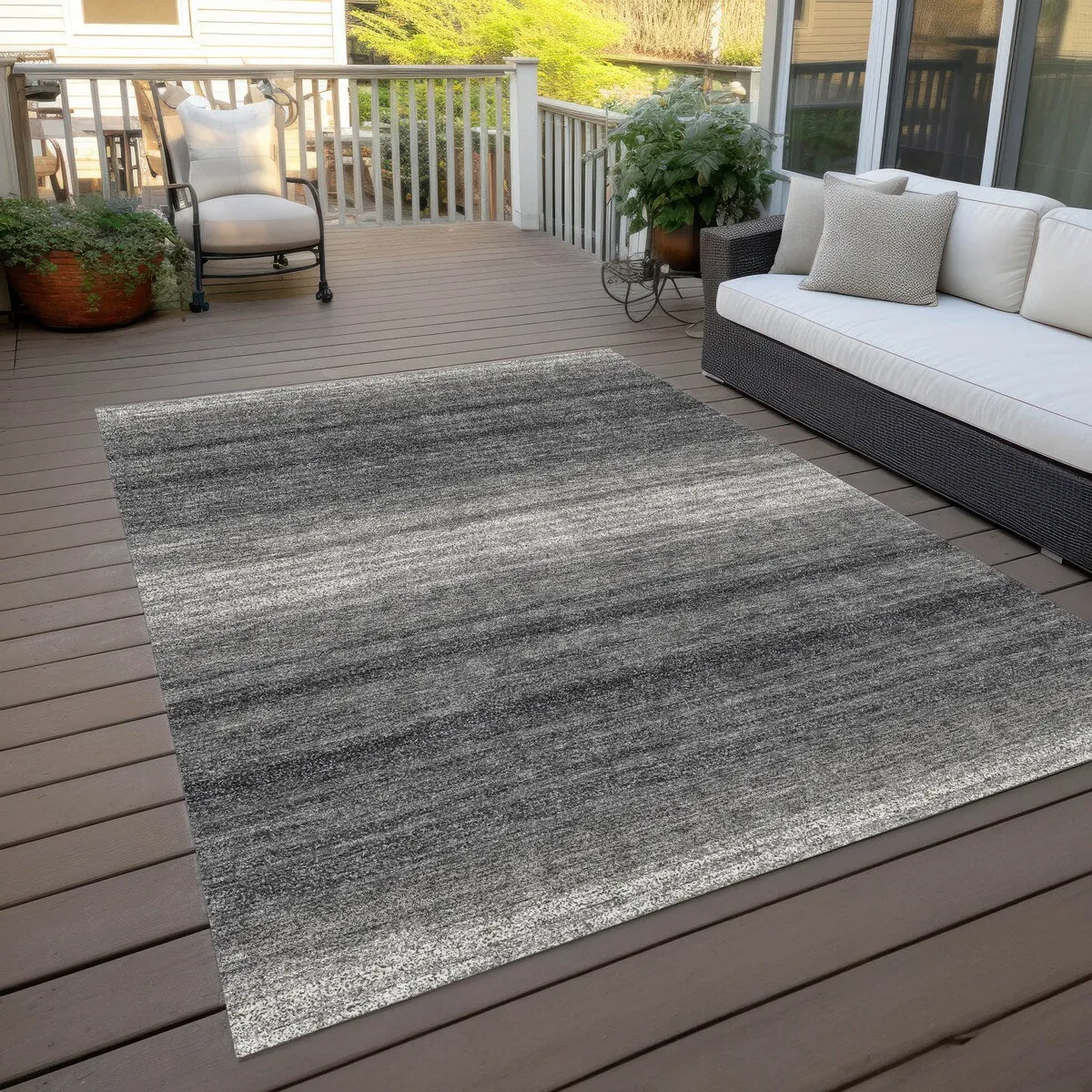 Machine Washable Indoor/ Outdoor Ombre Stripe Chantille Rug