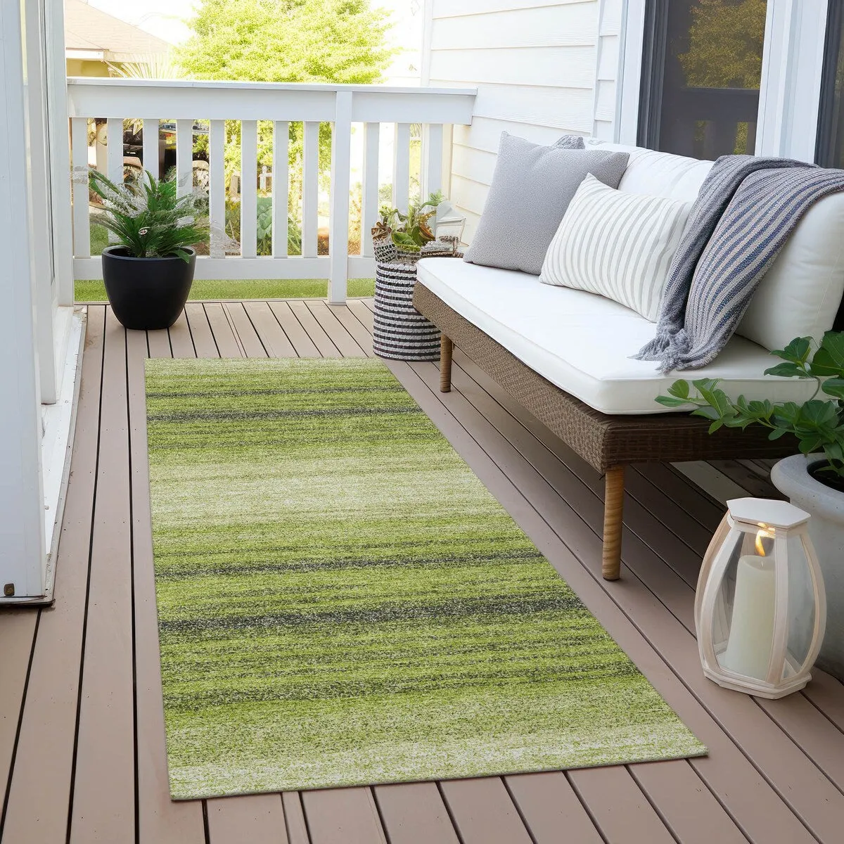Machine Washable Indoor/ Outdoor Ombre Stripe Chantille Rug