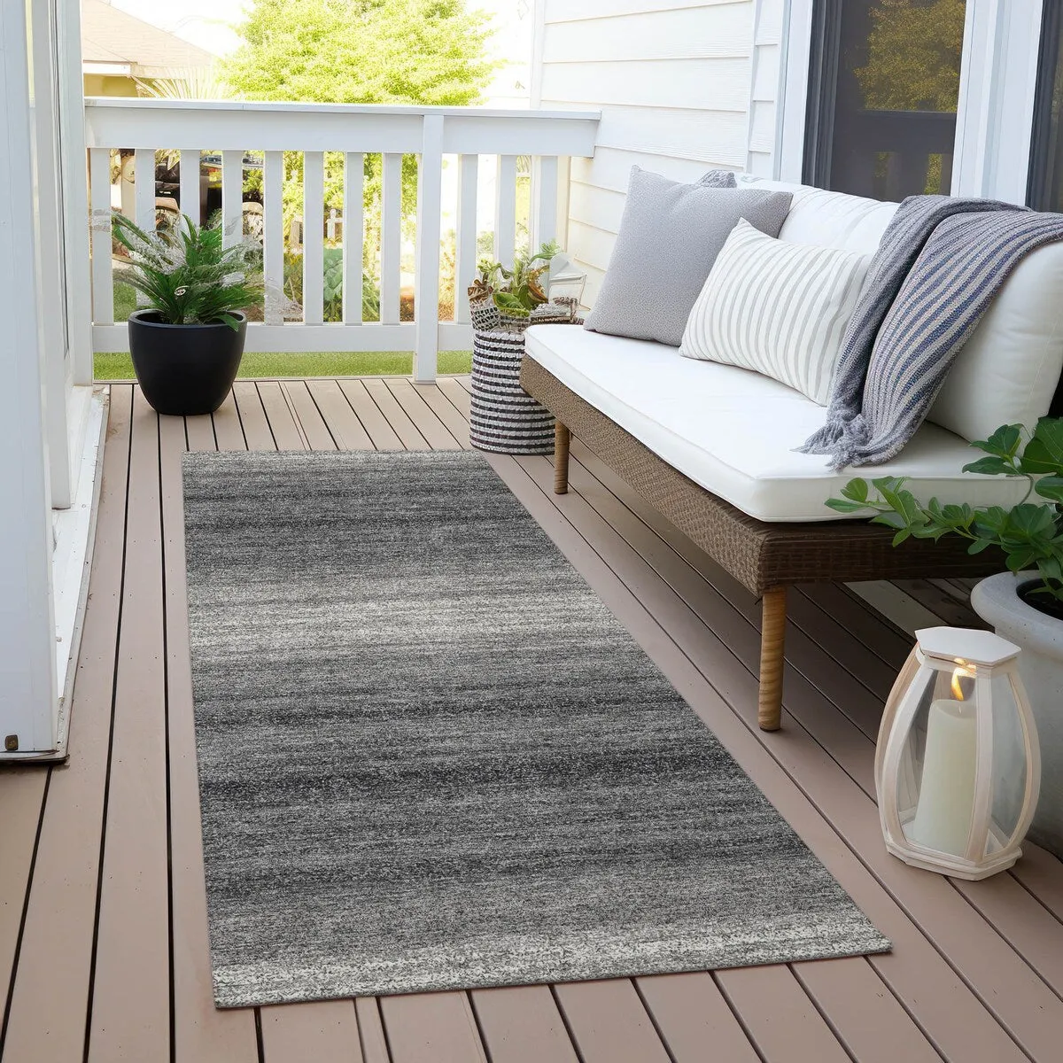 Machine Washable Indoor/ Outdoor Ombre Stripe Chantille Rug