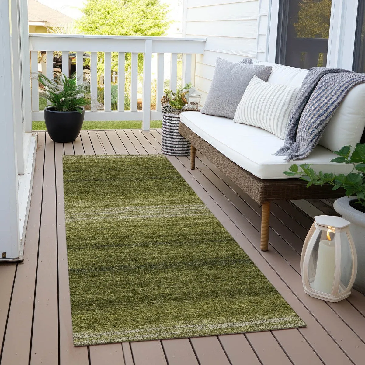 Machine Washable Indoor/ Outdoor Ombre Stripe Chantille Rug