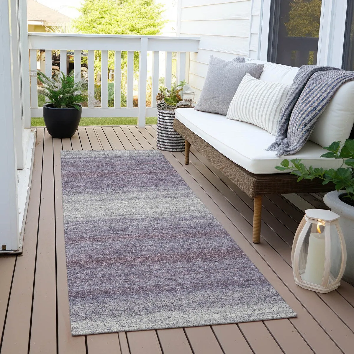 Machine Washable Indoor/ Outdoor Ombre Stripe Chantille Rug