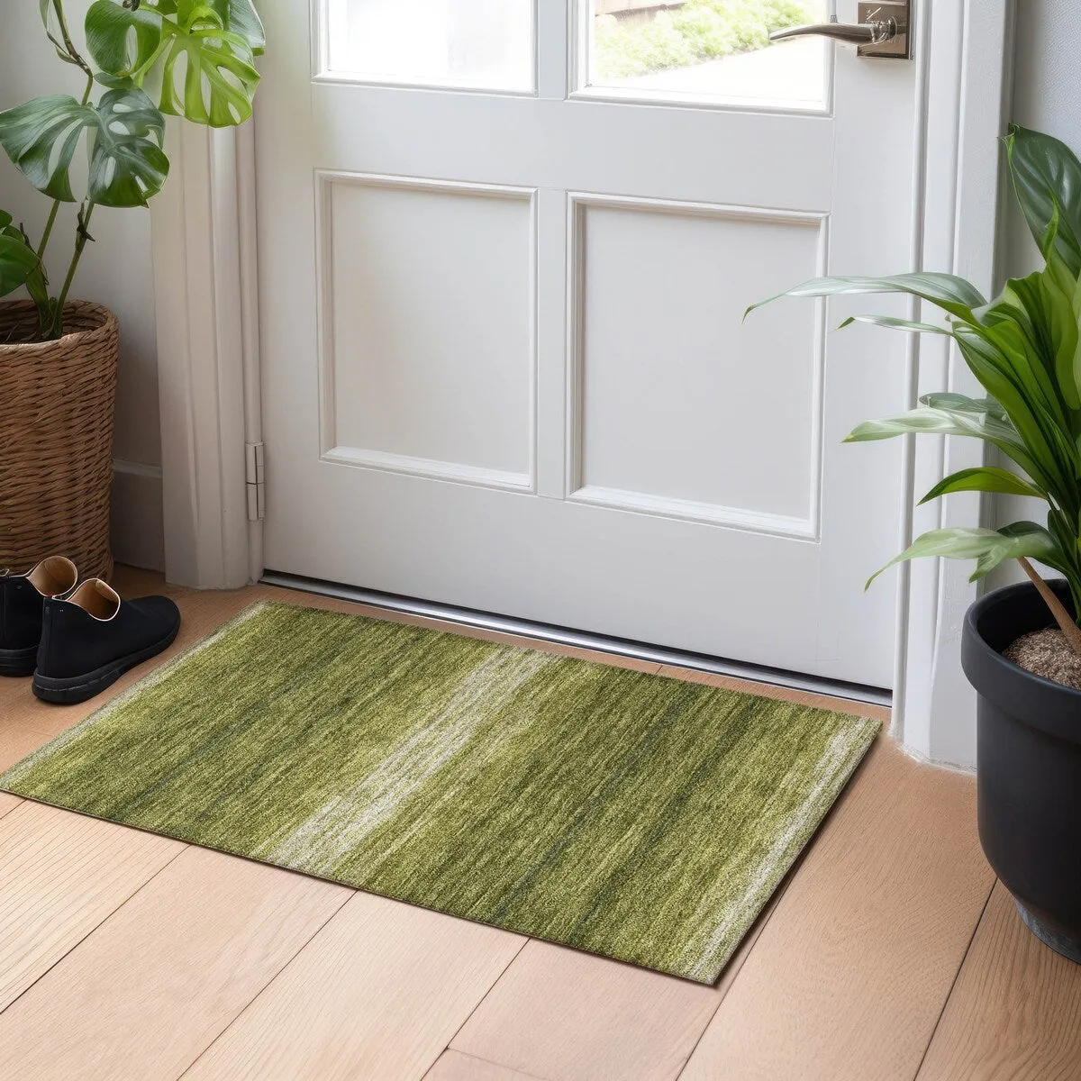 Machine Washable Indoor/ Outdoor Ombre Stripe Chantille Rug