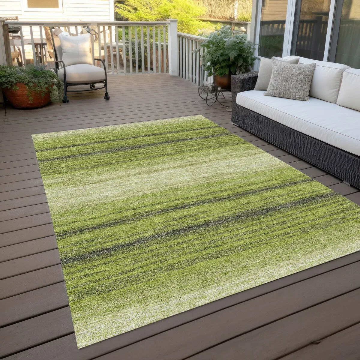 Machine Washable Indoor/ Outdoor Ombre Stripe Chantille Rug