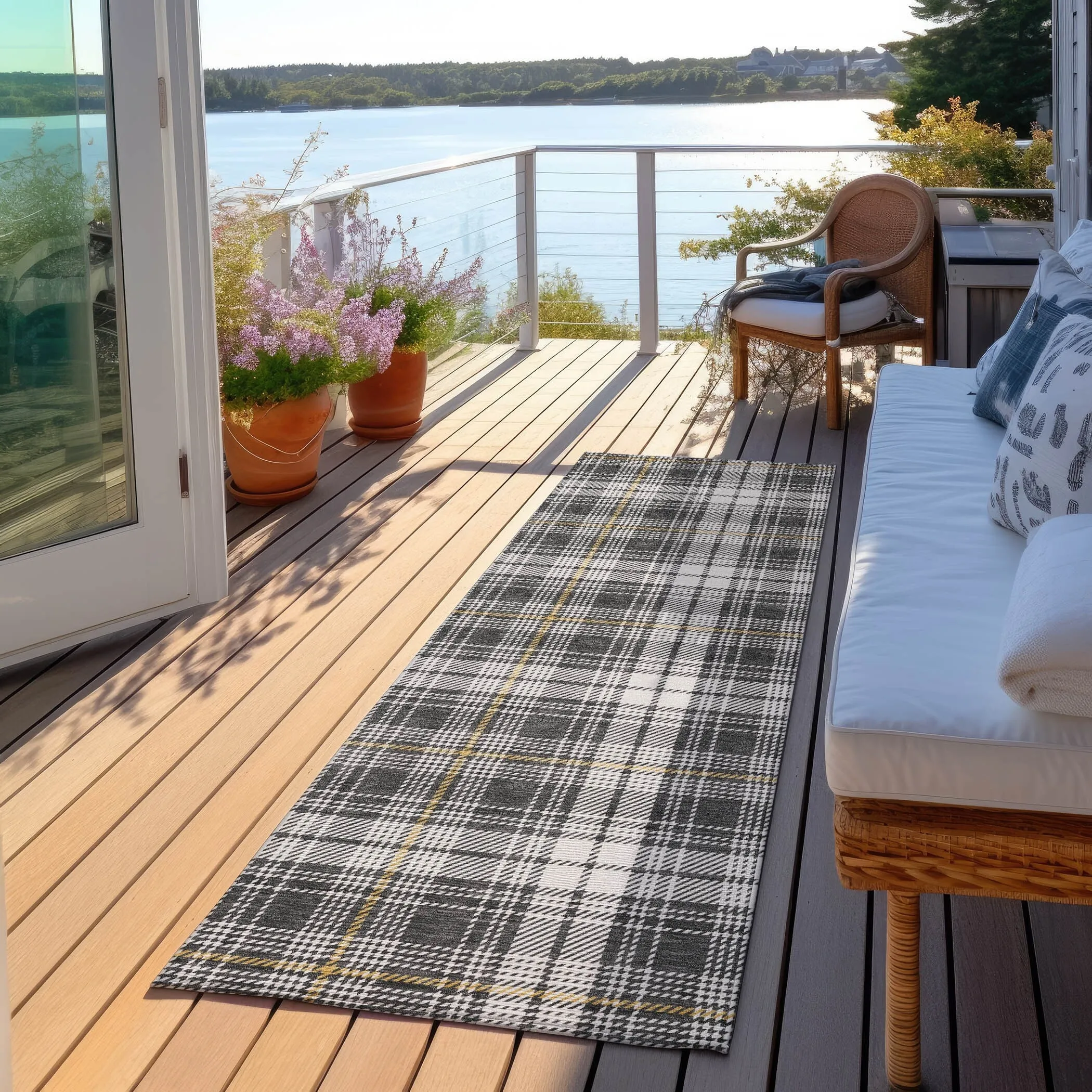 Machine Washable Indoor/ Outdoor Plaid Chantille Rug